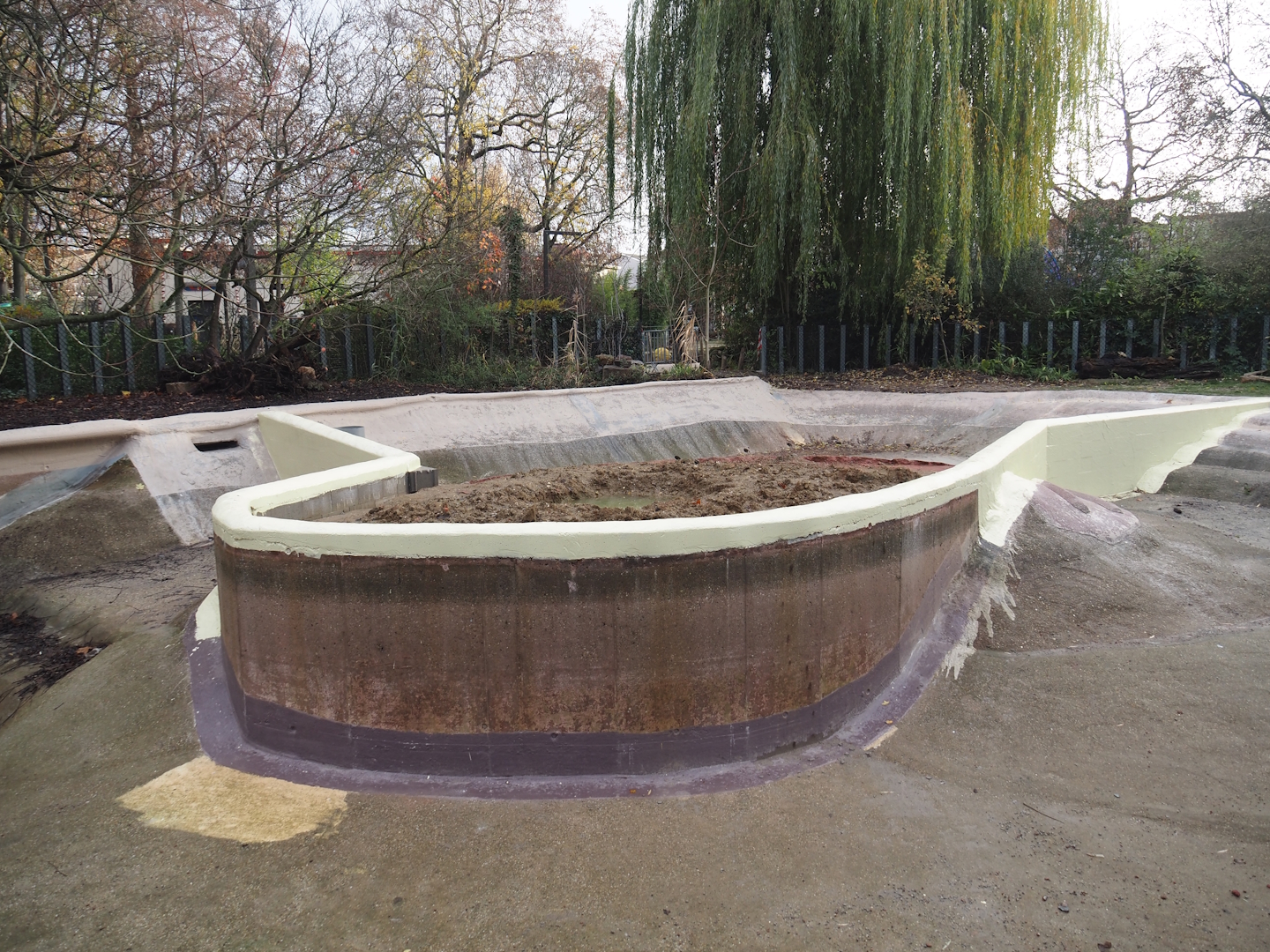 Construction work on the pygmy hippopotamus pool and expansion of the land area, 2025-11-30