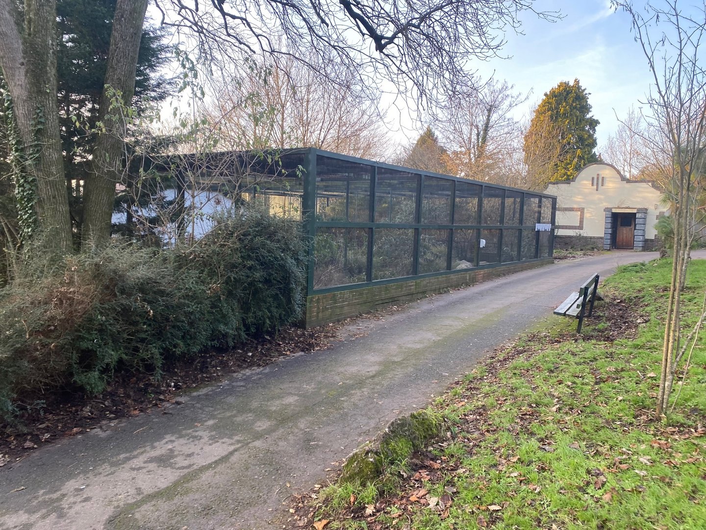 Cottage Aviary 161222