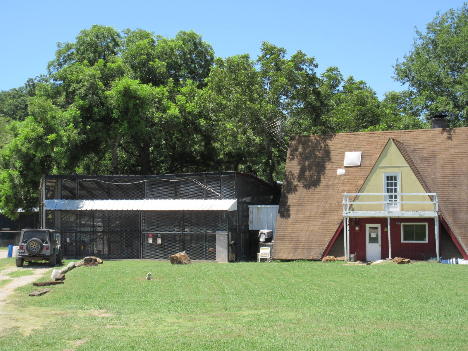 Cougar Exhibits + Staff Building