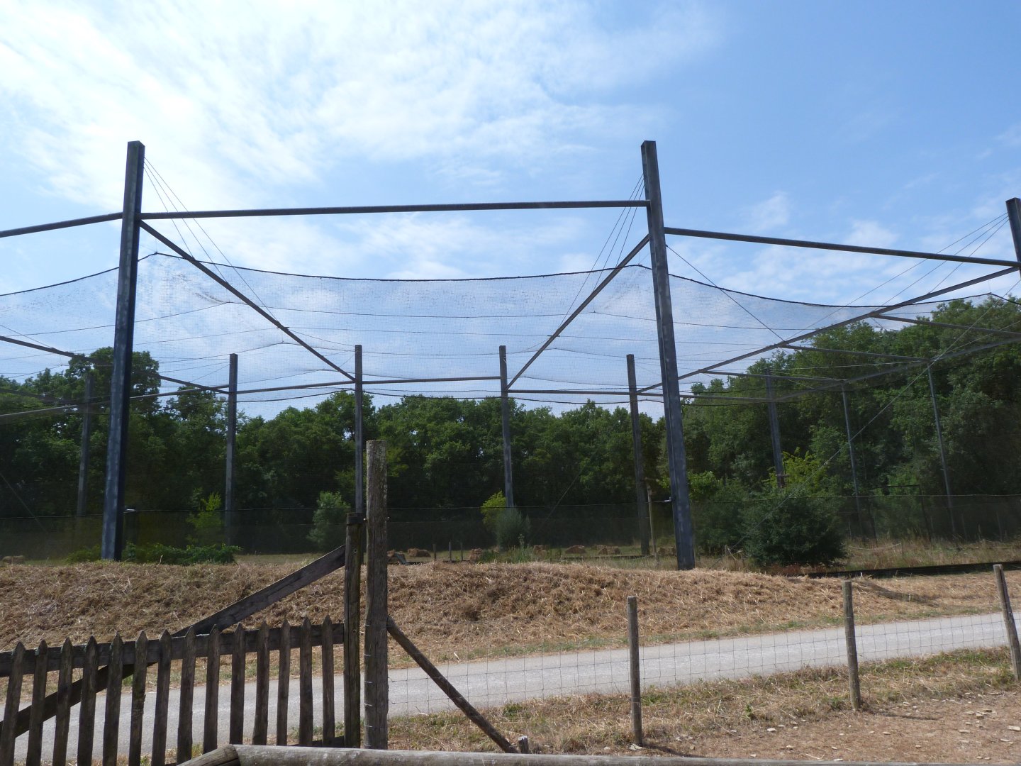Countryside aviary outside view -Zoodyssée (2025)