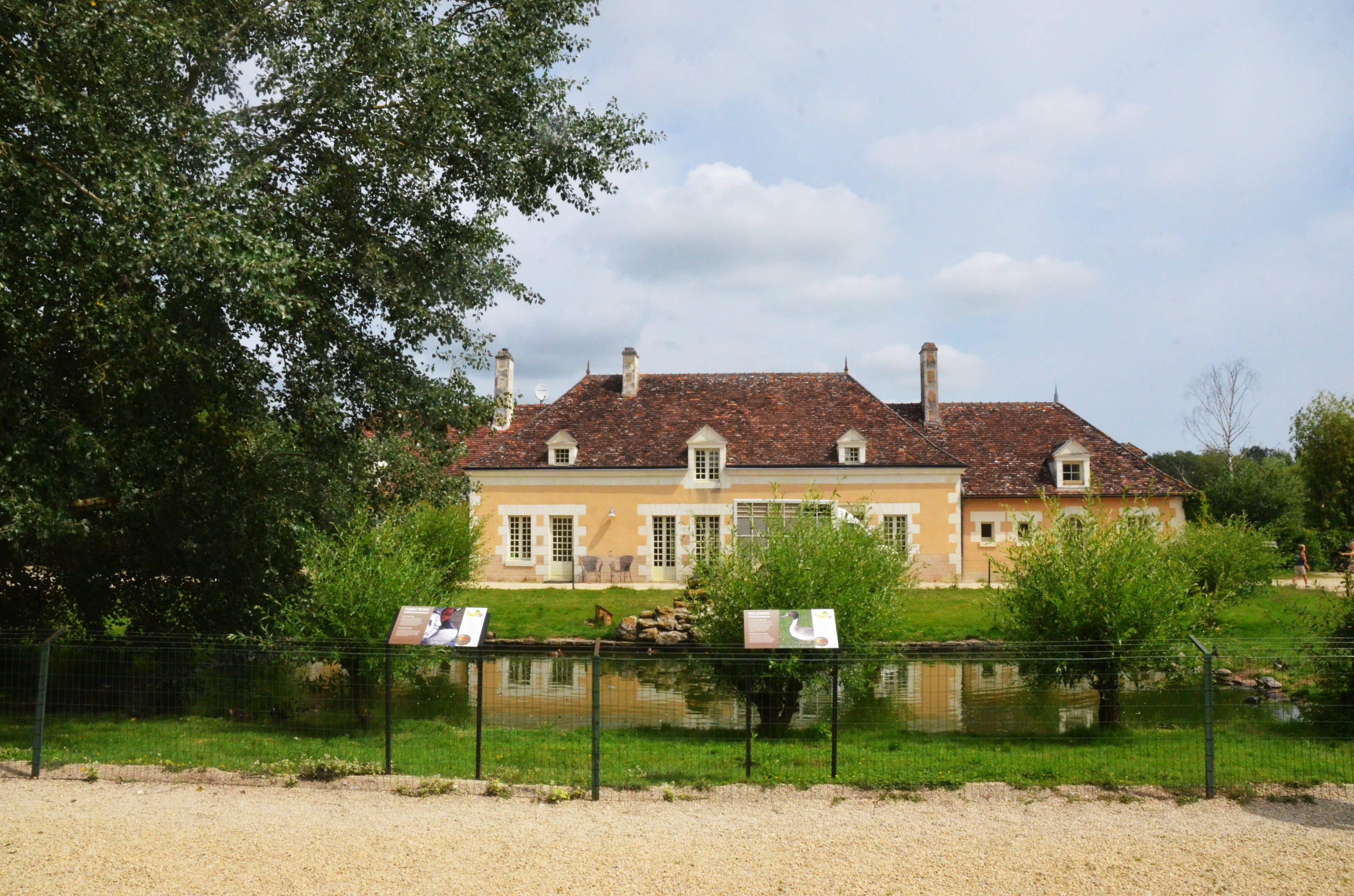 Courtyard Waterfowl Enclosure at Haute-Touche, 14/06/18