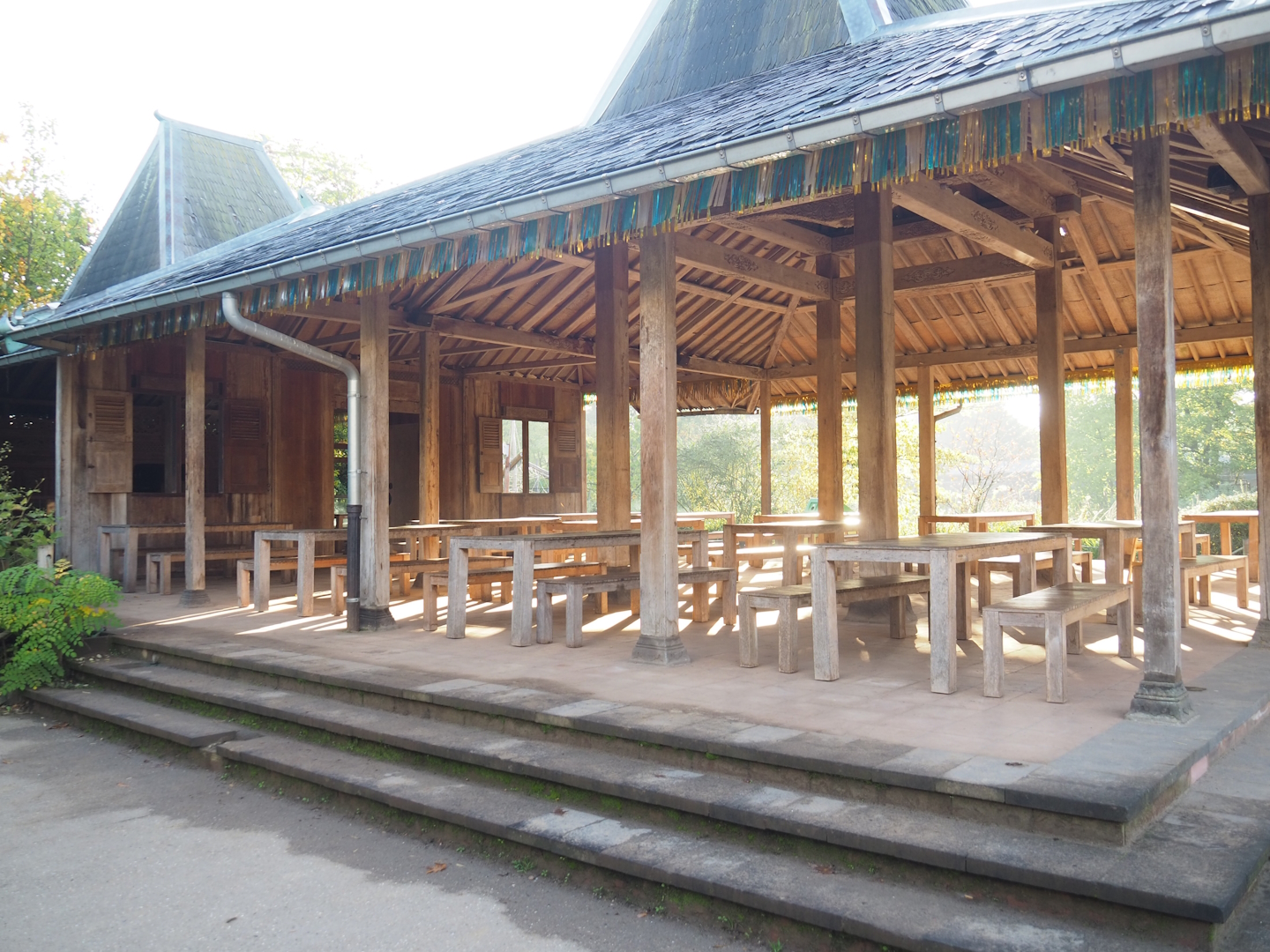 Covered eating area, 2022-10-19