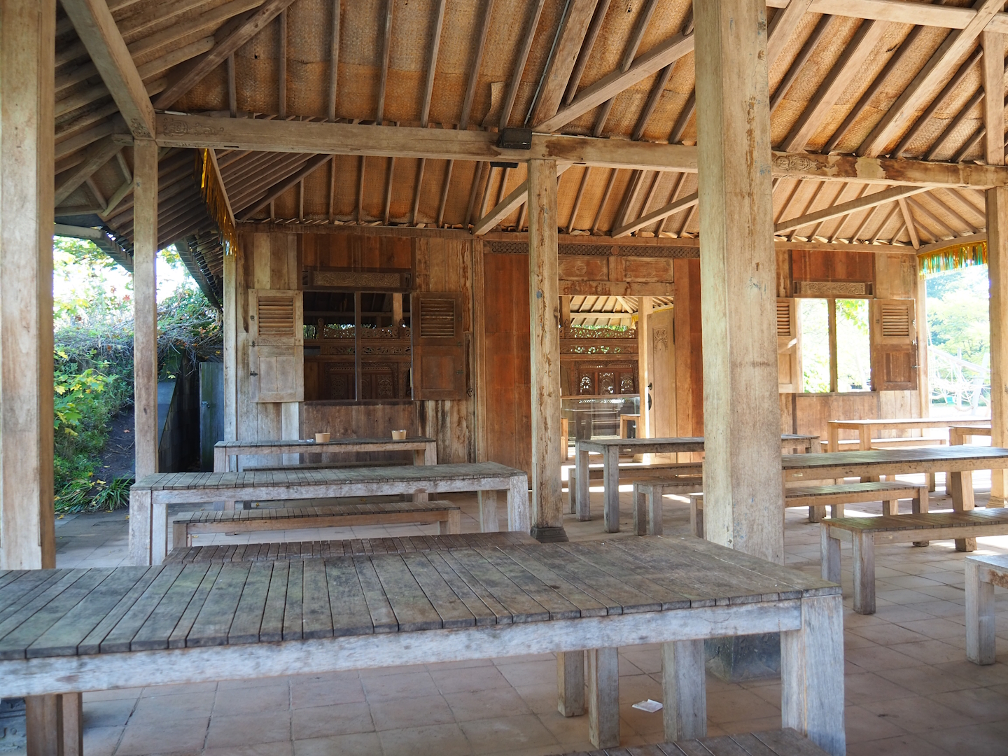 Covered eating area, 2022-10-19