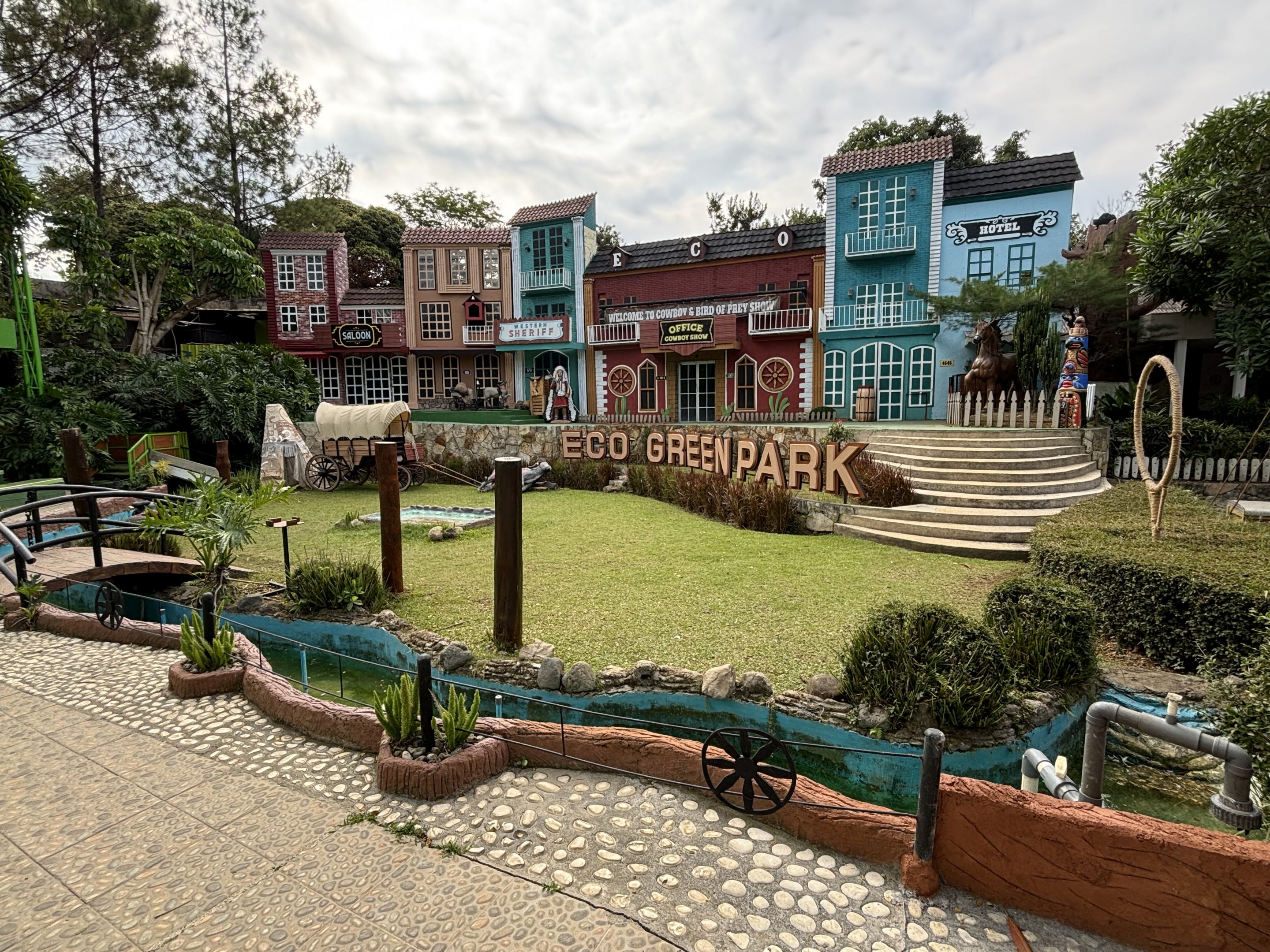 Cowboy + Bird of Prey Show