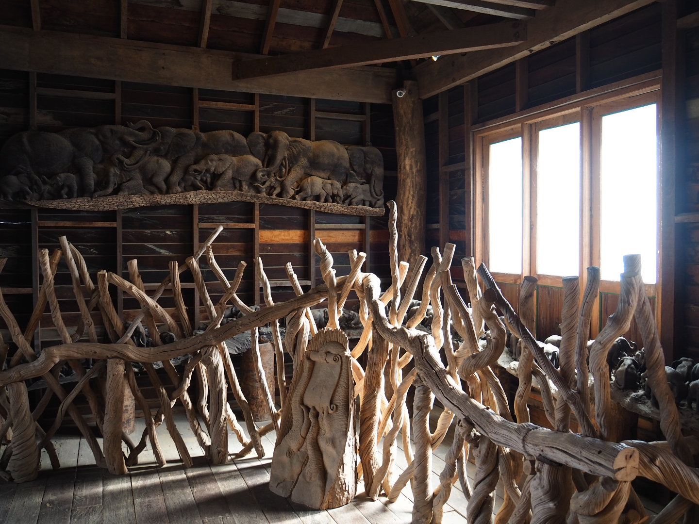 Craftman's house - Asian wooden house with wood carvings, 2019-10-04