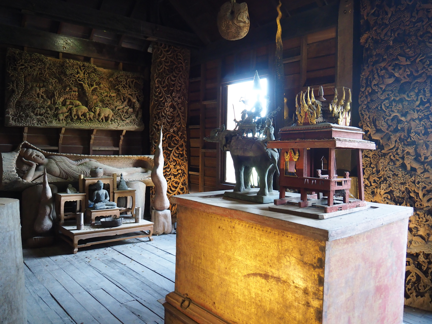 Craftman's house - Asian wooden house with wood carvings, 2019-10-04