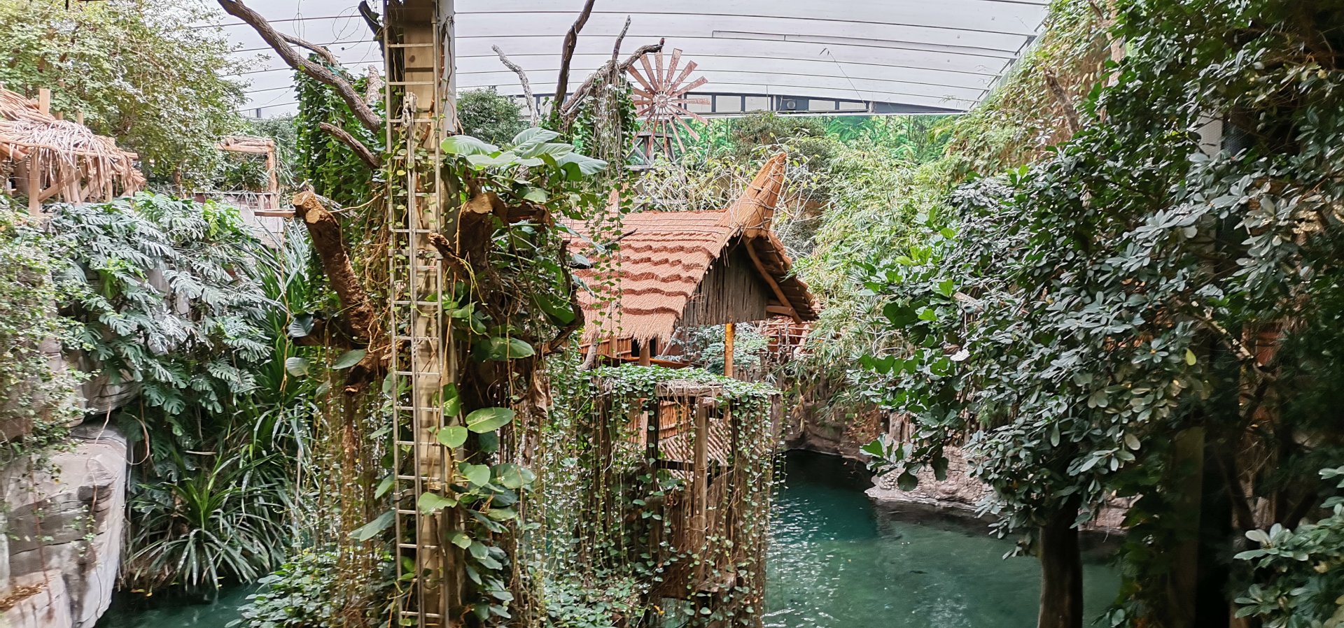 Crocodile Hall, Aquarium