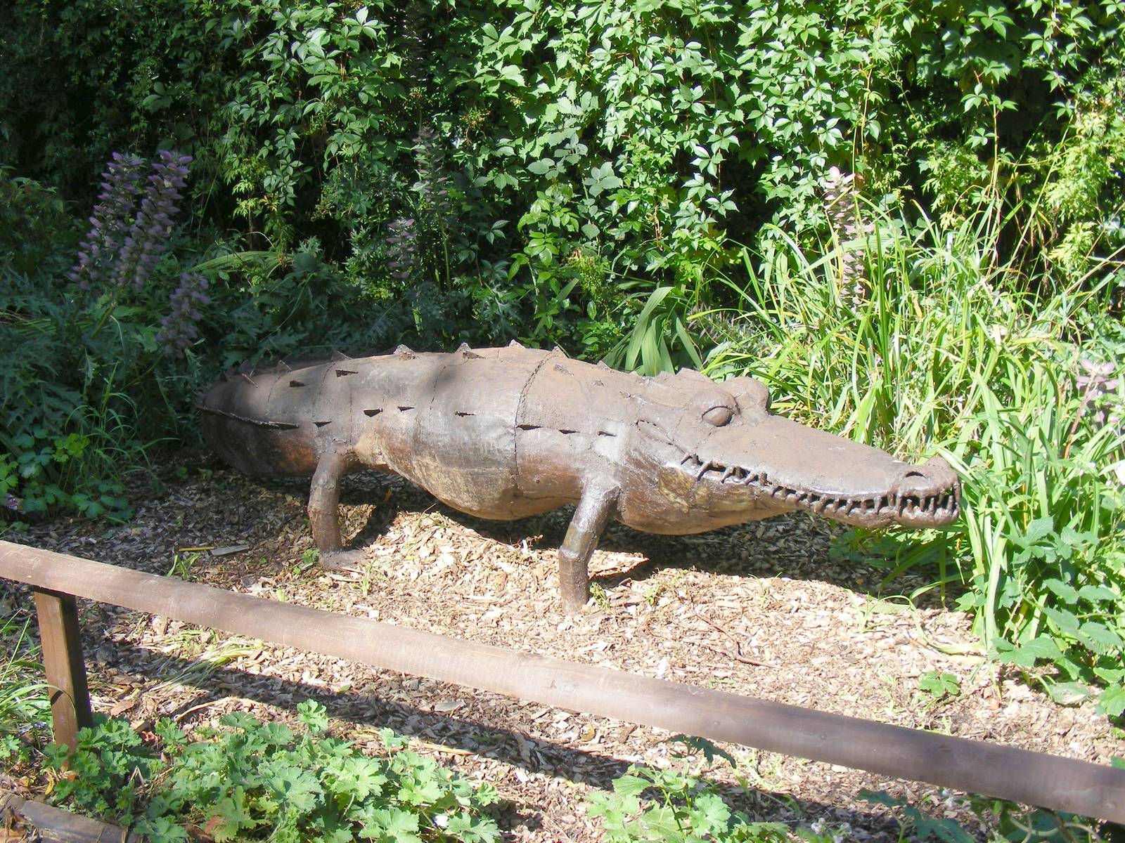 Crocodile statue at Birmingham Nature Centre, 30 August 2010