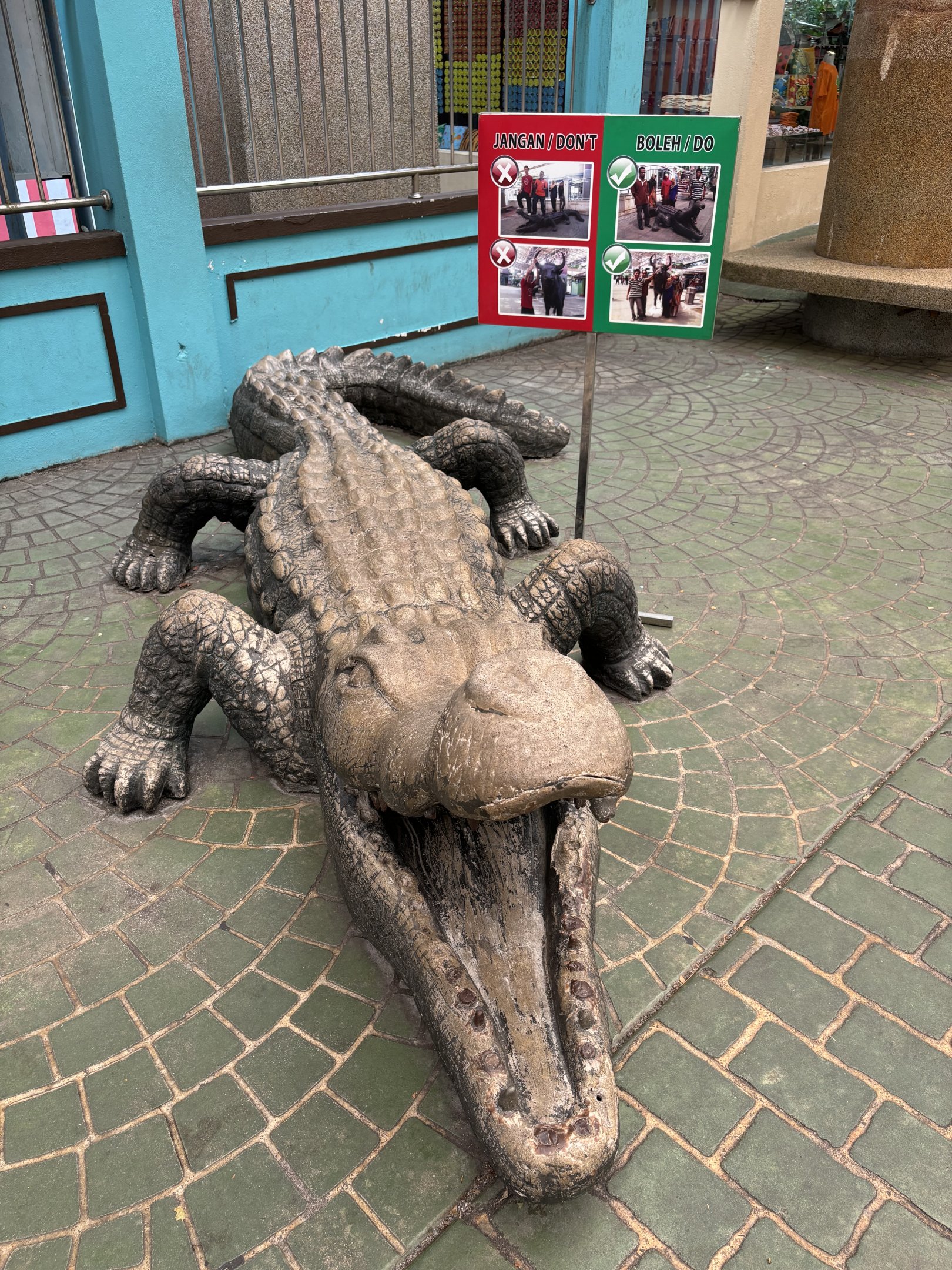Crocodile Statue