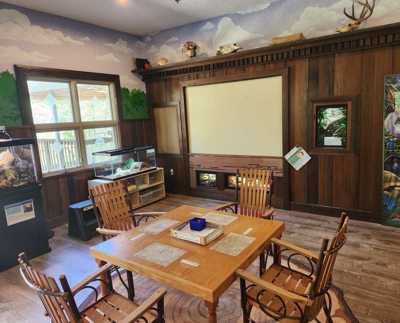 Croydon Creek Nature Center (MD) - Exhibit room