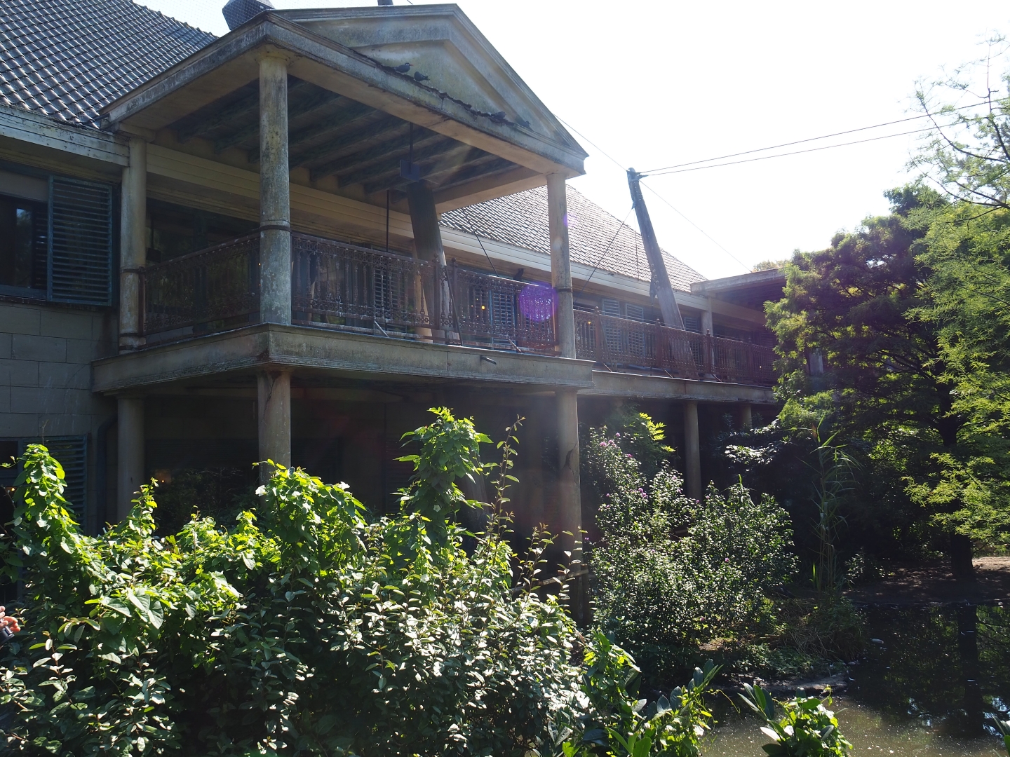 Cuban aviary side of the Casa Havana restaurant building (Sep 2nd, 2018)
