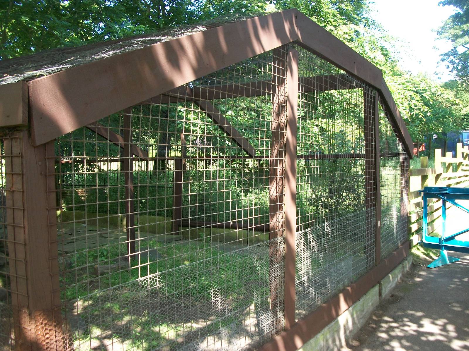 Currently empty exhibit refurbished by KeeperKatie and madgeandshane, 21st