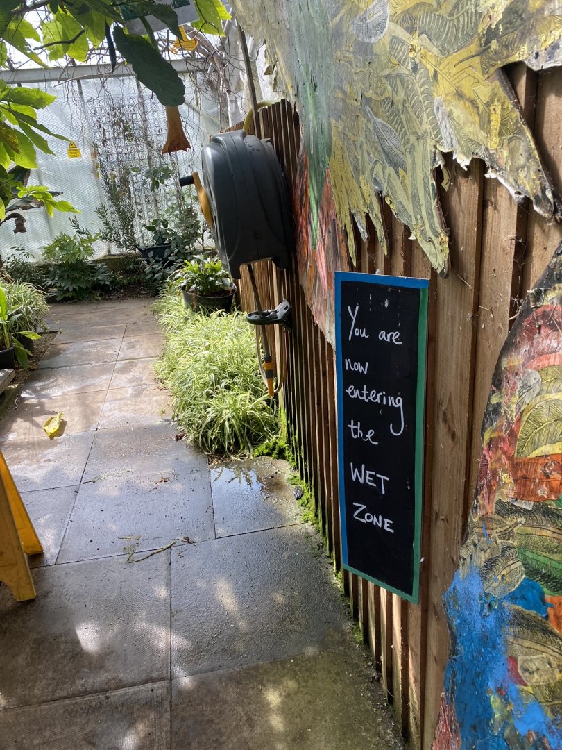 Cutteslowe Park Aviary - Wet Zone Entrance