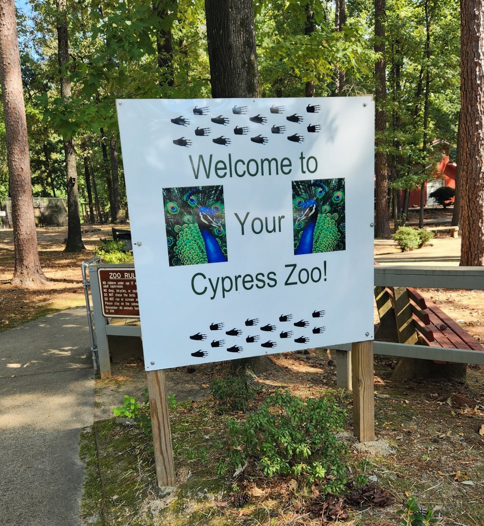 Cypress Black Bayou Park - Zoo entrance