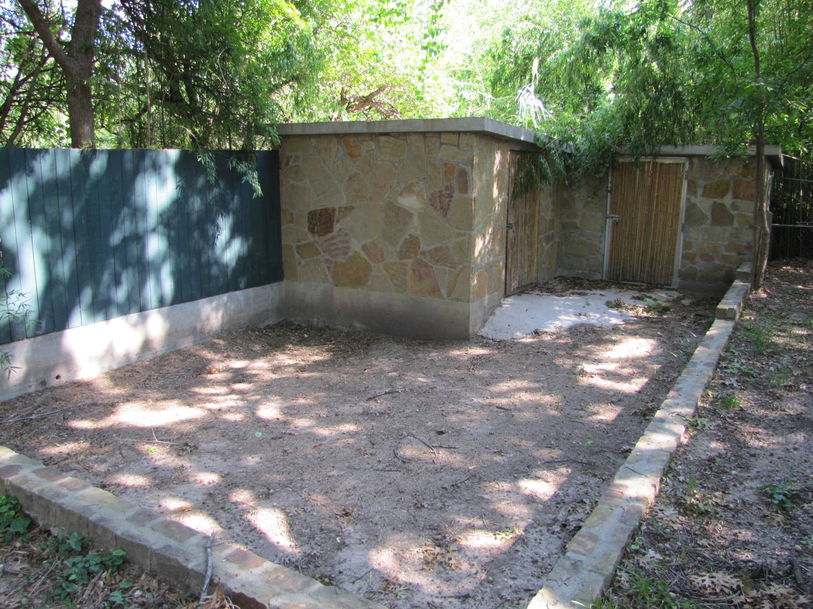 Dallas Zoo 2010 - Former Sea Lion exhibit in Zoo North