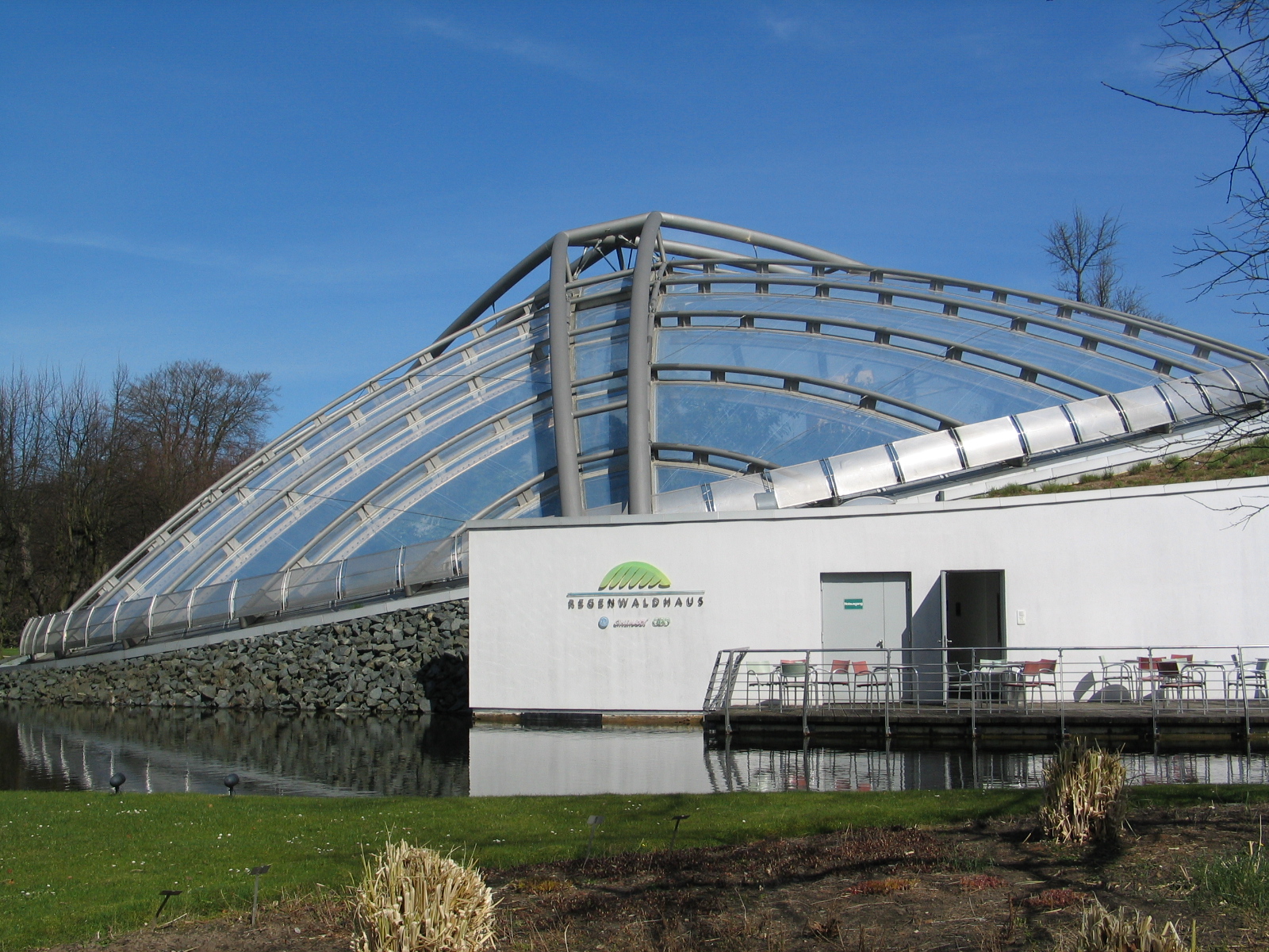 Das Regenwaldhaus (The Rainforest House)