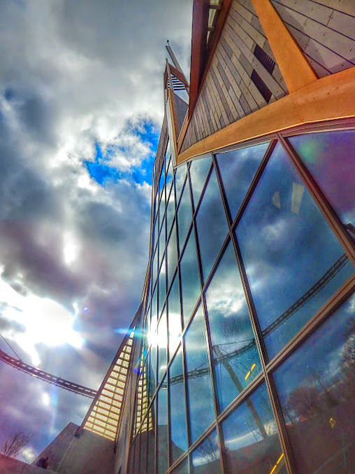 Dec. 2014 - International Orangutan Center