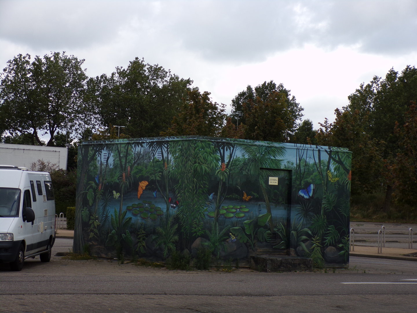 Decorated building in car park 13.7.23