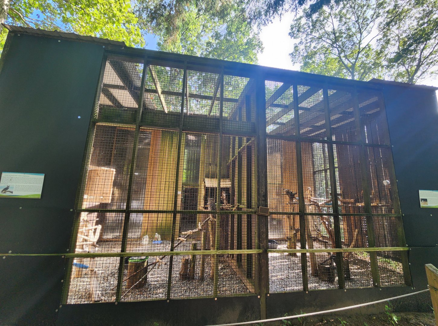 Denison Pequotsepos Nature Center - Raptor enclosures