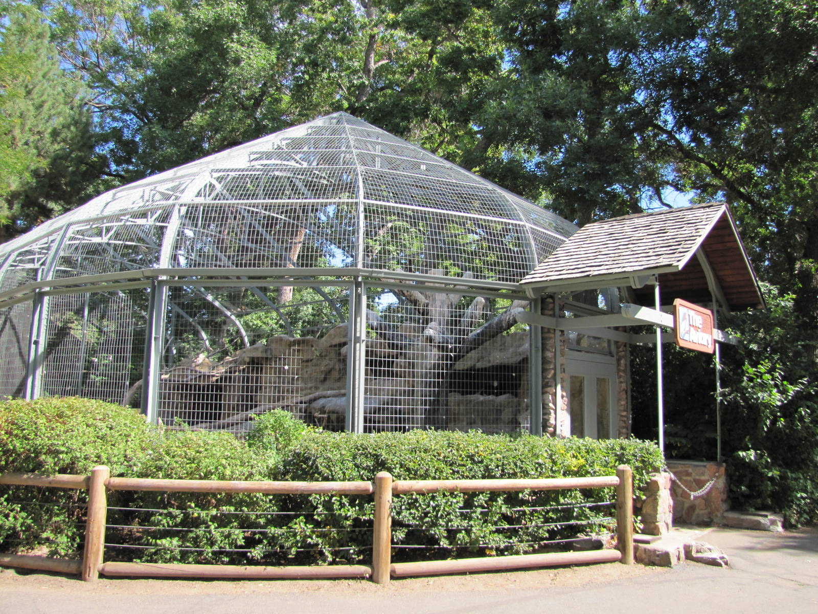 Denver Zoo 2010 - Andean Condor aviary