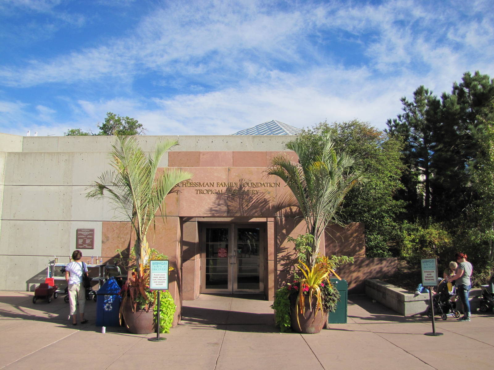 Denver Zoo 2010 - Entrance to Tropical Discovery