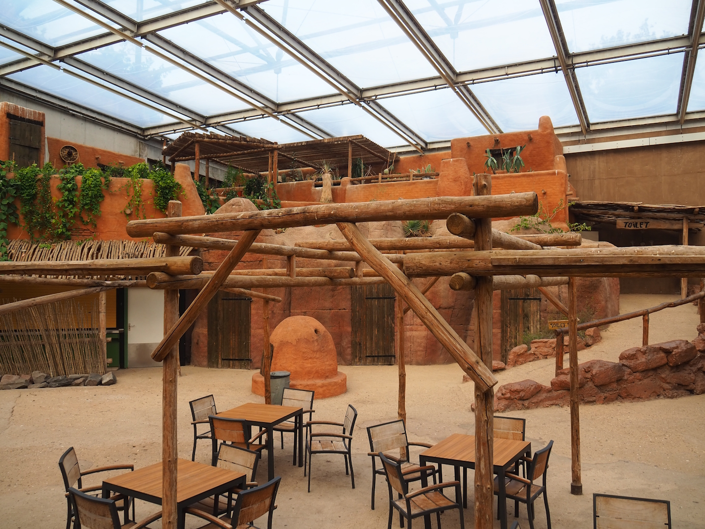 Desert - Restaurant area, 2023-10-07