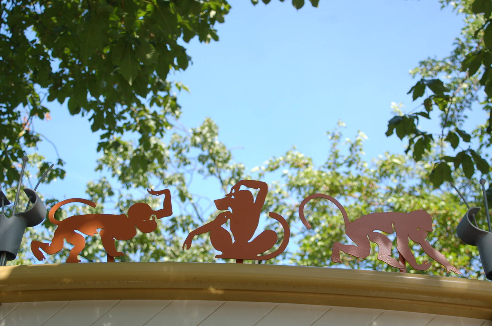 Detail Winkel van Sinkel near the old entrance