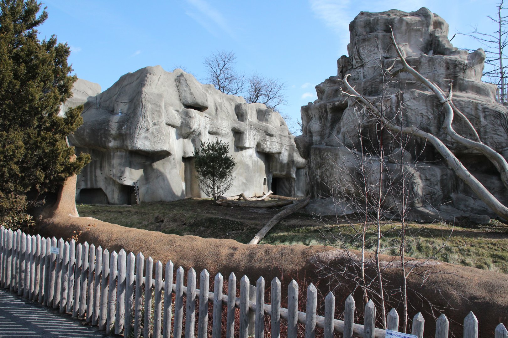 Detroit Zoo - Japanese Macaque enclosure