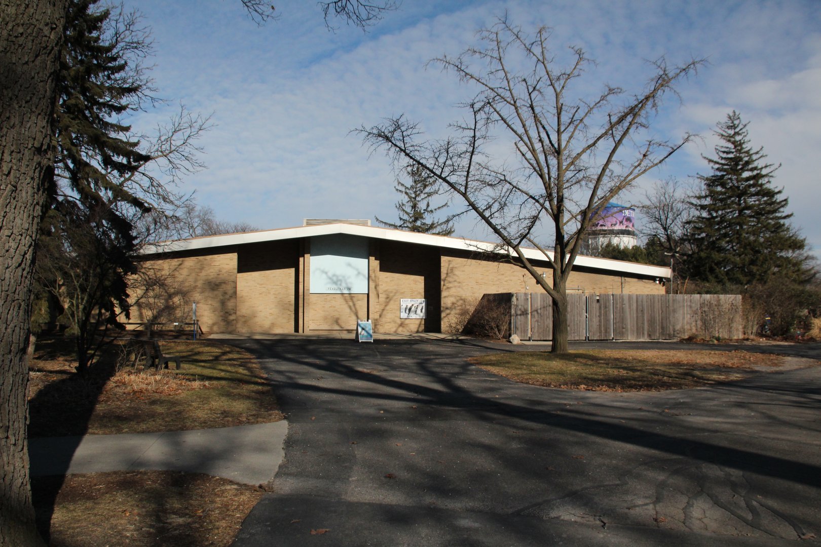 Detroit Zoo - Old Penguinarium (now closed)