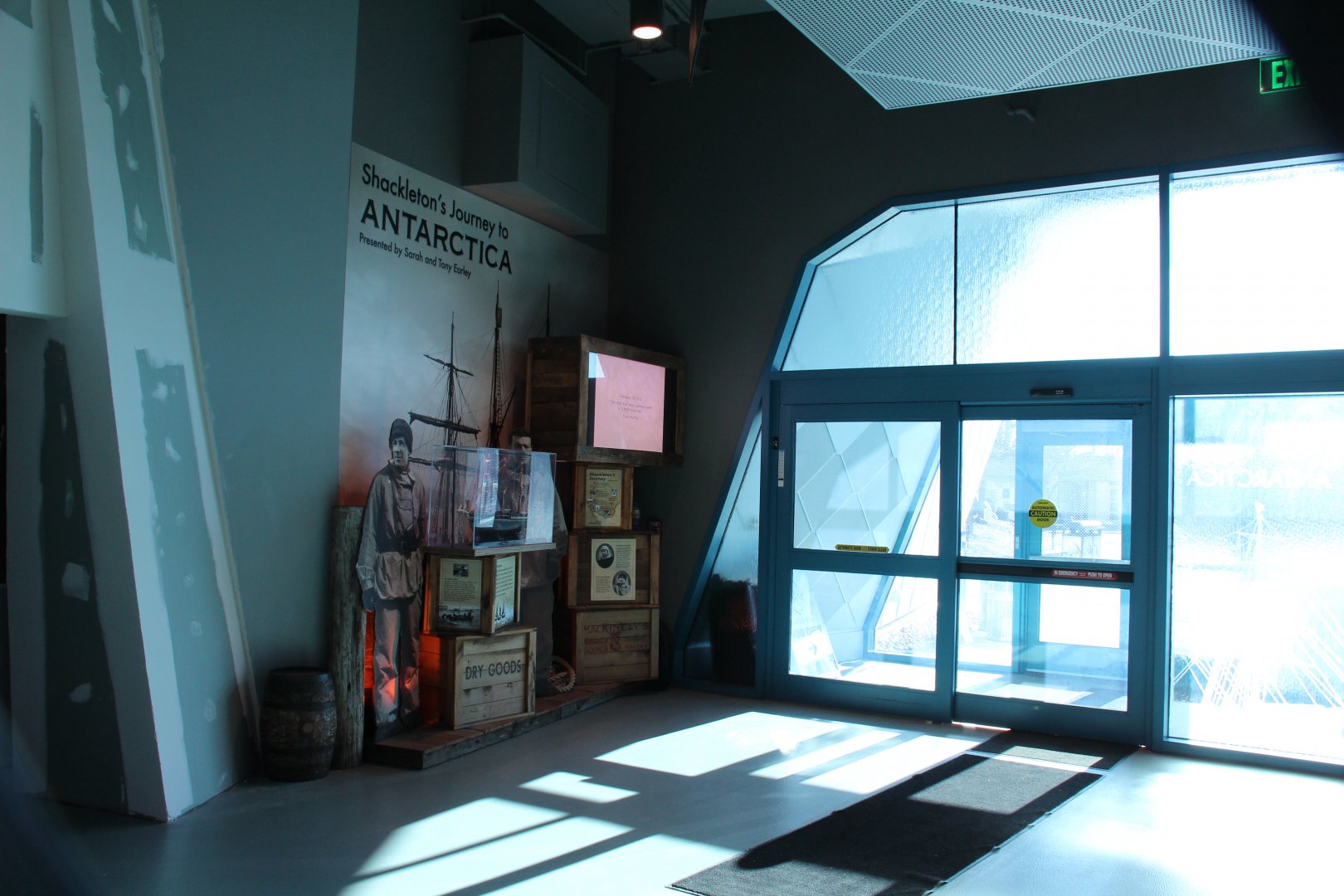 Detroit Zoo - Polk Penguin Conservation Center - East entrance