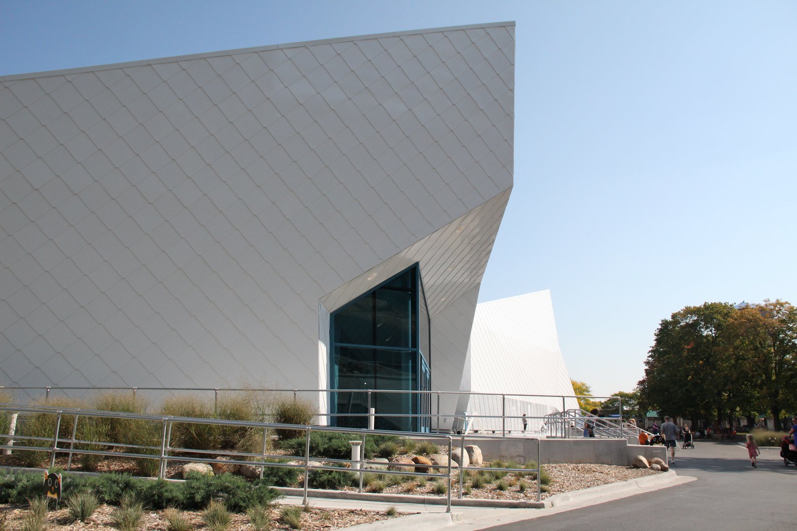 Detroit Zoo - Polk Penguin Conservation Center - Summer, 2016