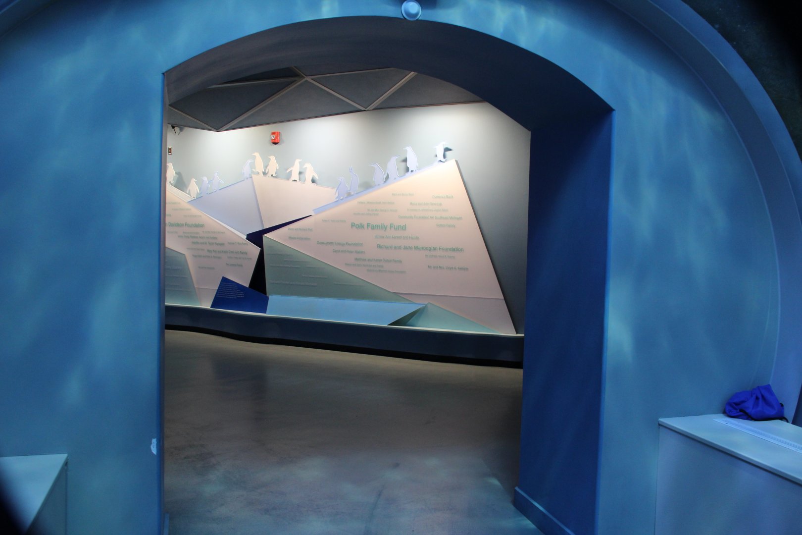 Detroit Zoo - Polk Penguin Conservation Center -