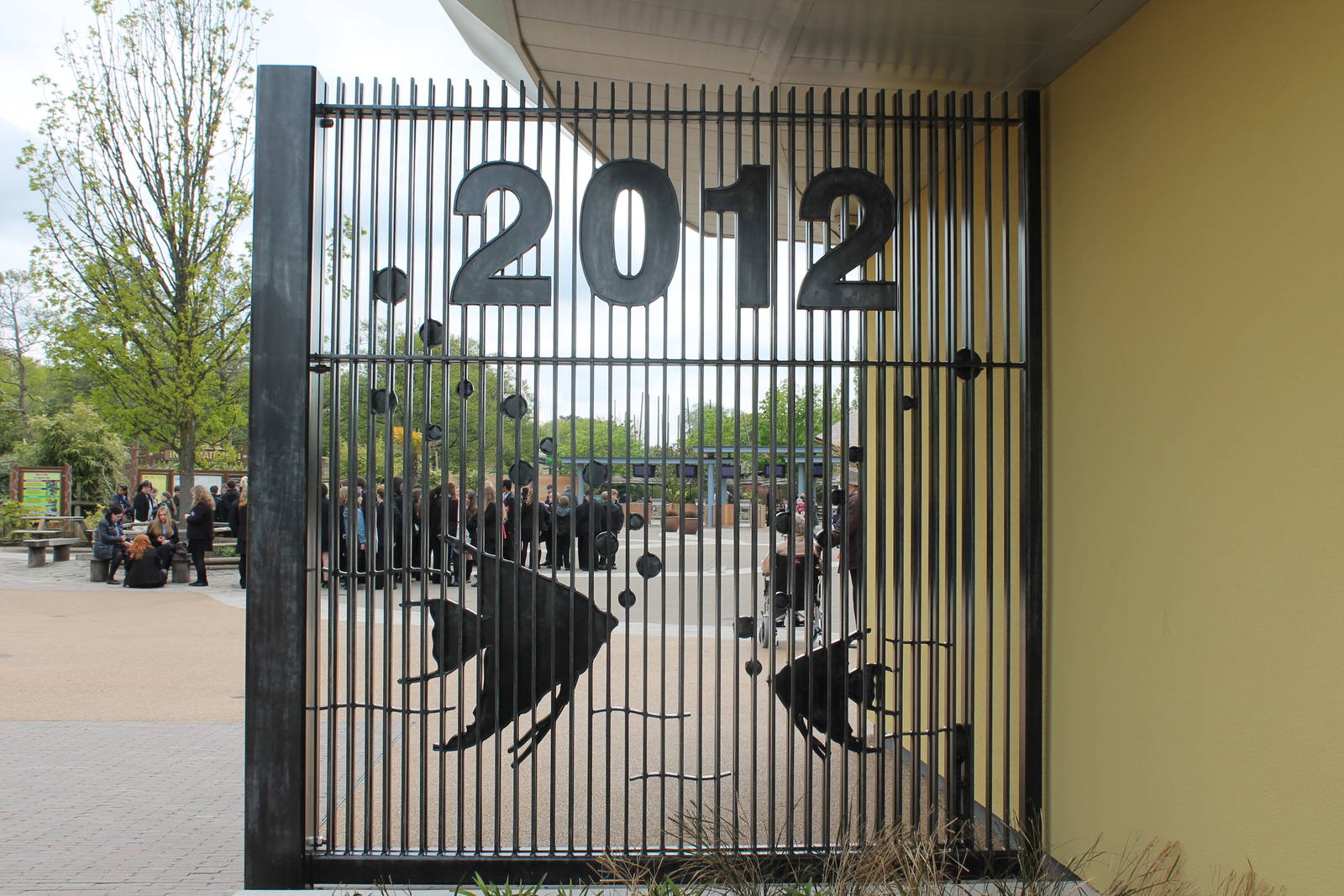 Diamnd Jubilee Quarter right hand gate