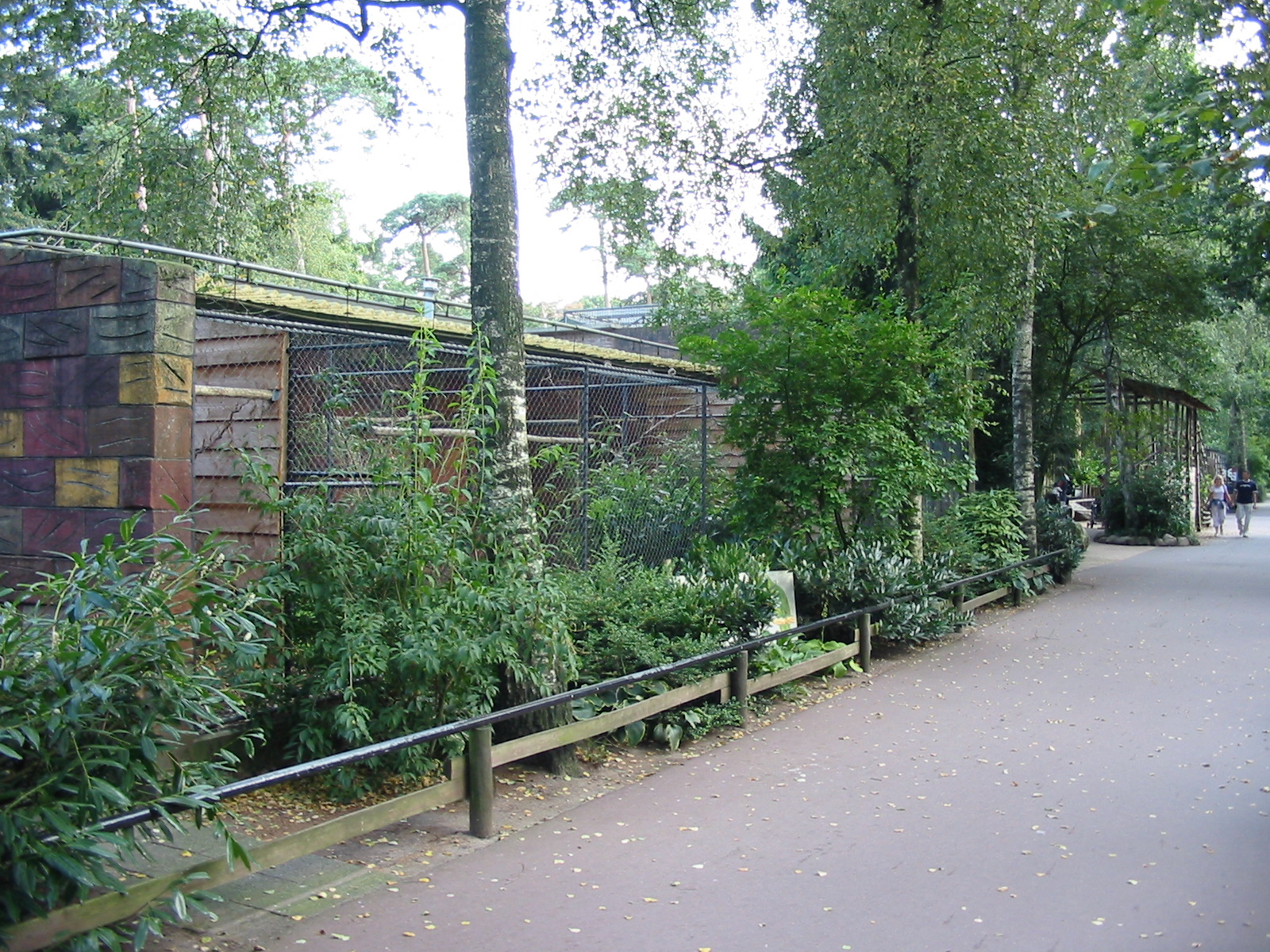 Dierenpark Amersfoort 2004 - Row of cages