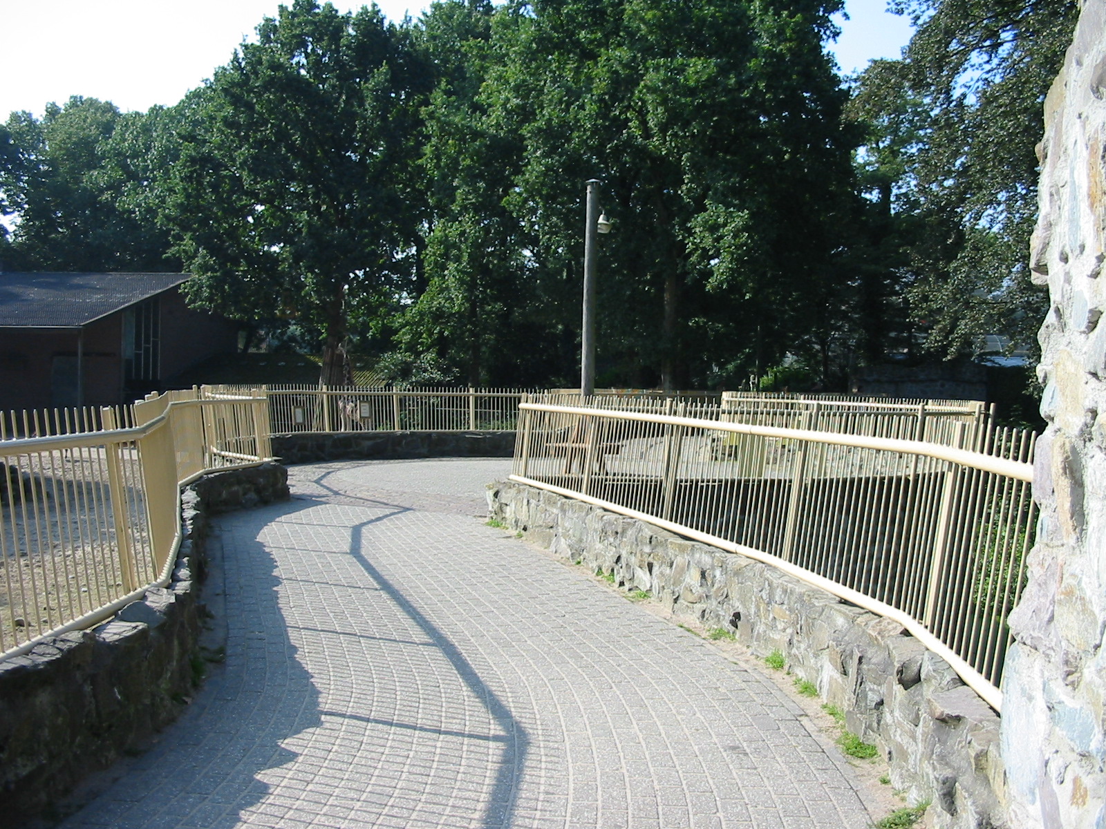 Dierenpark Rhenen 2004 - Pathway between two exhibits