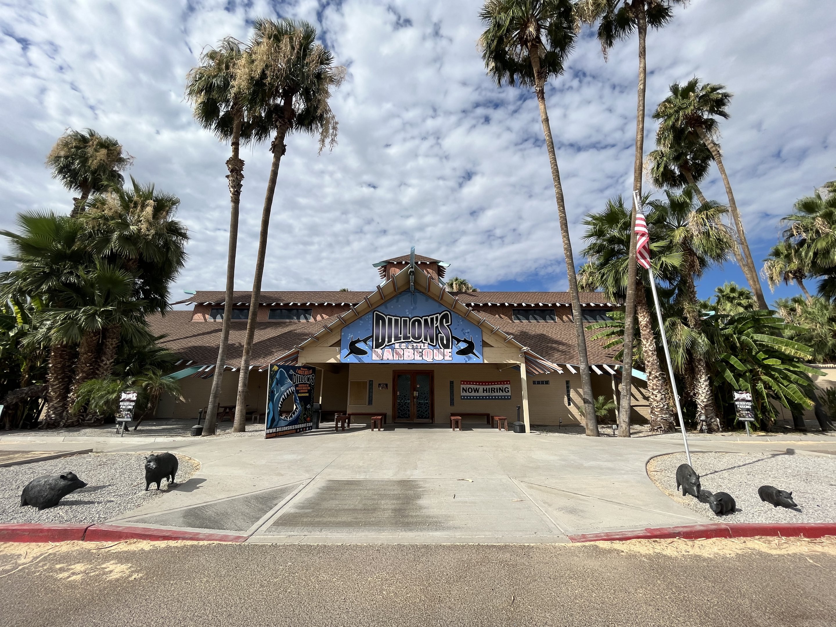 Dillon’s Restaurant (attached to aquarium)