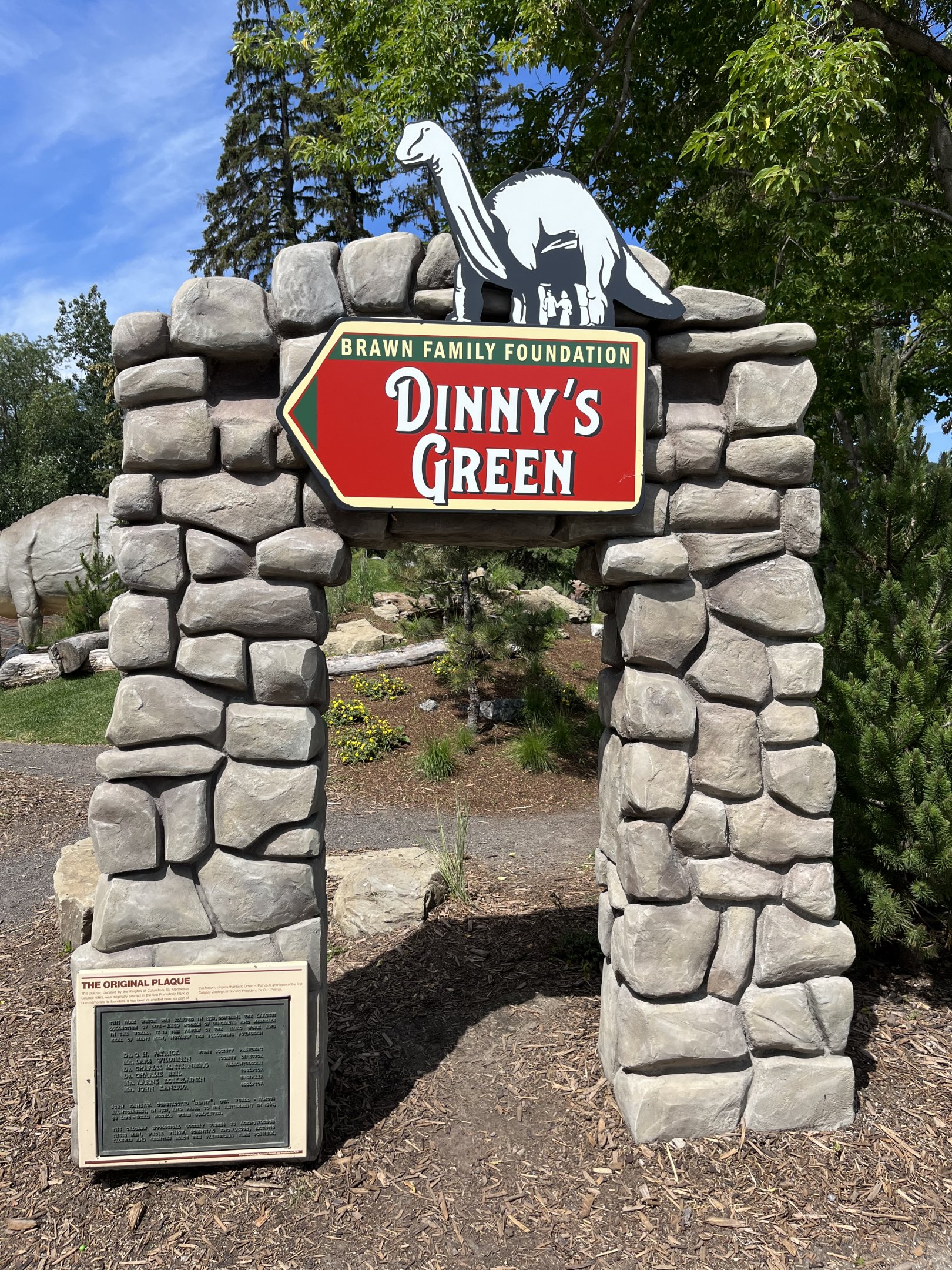 Dinny’s Green Sign