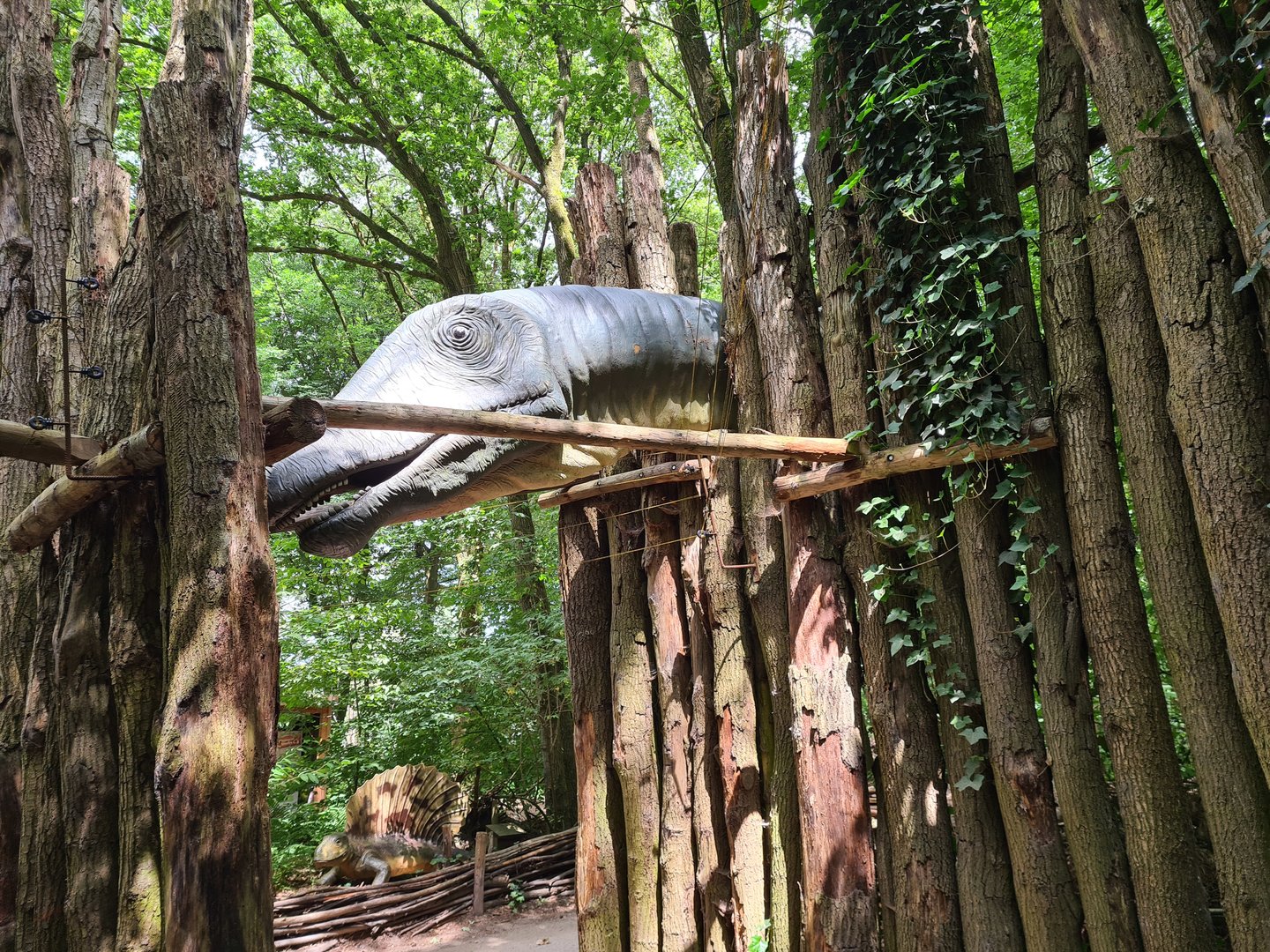 Dino forest - Sauropod head