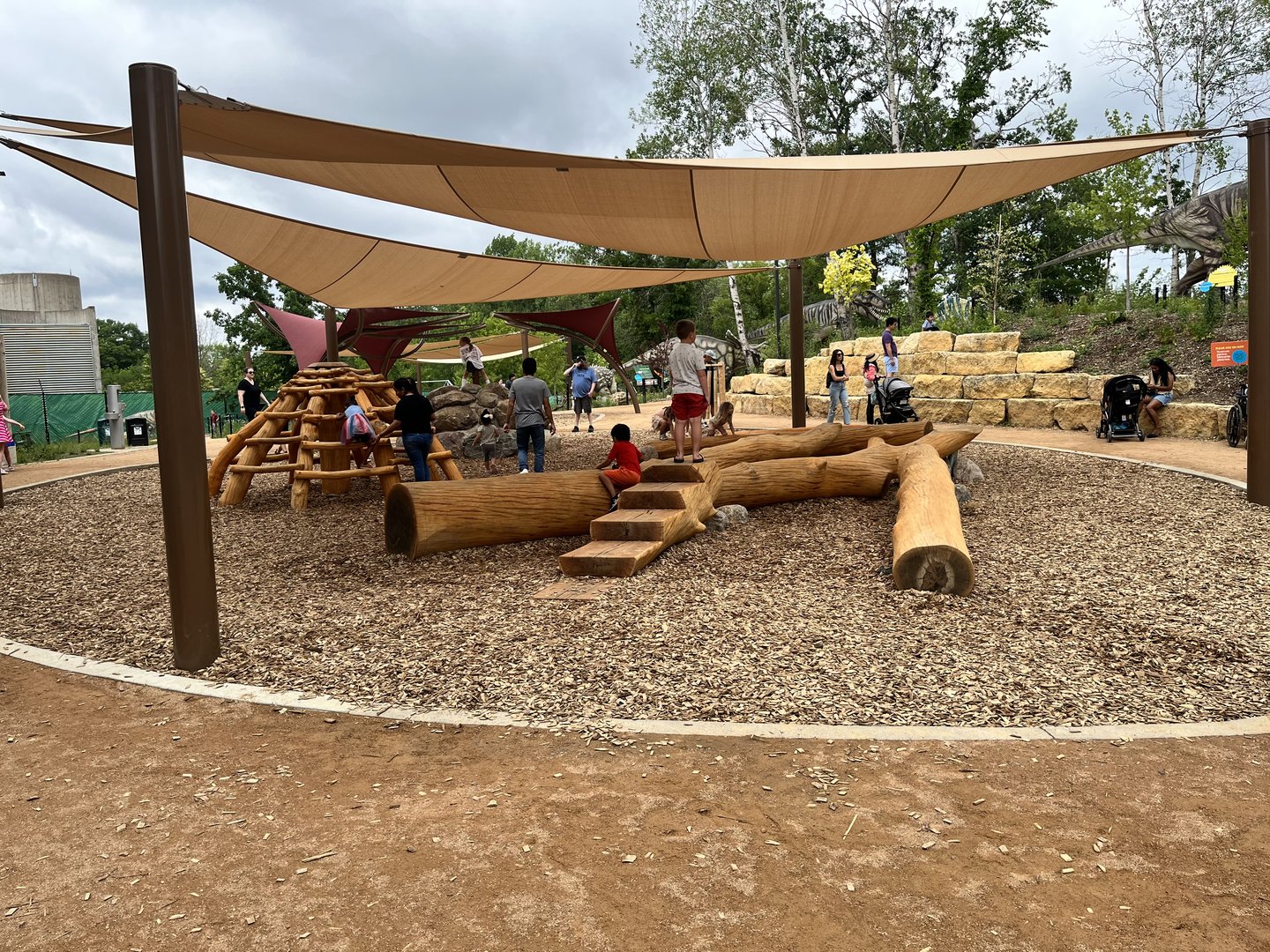 Dino Hideout - Plaza