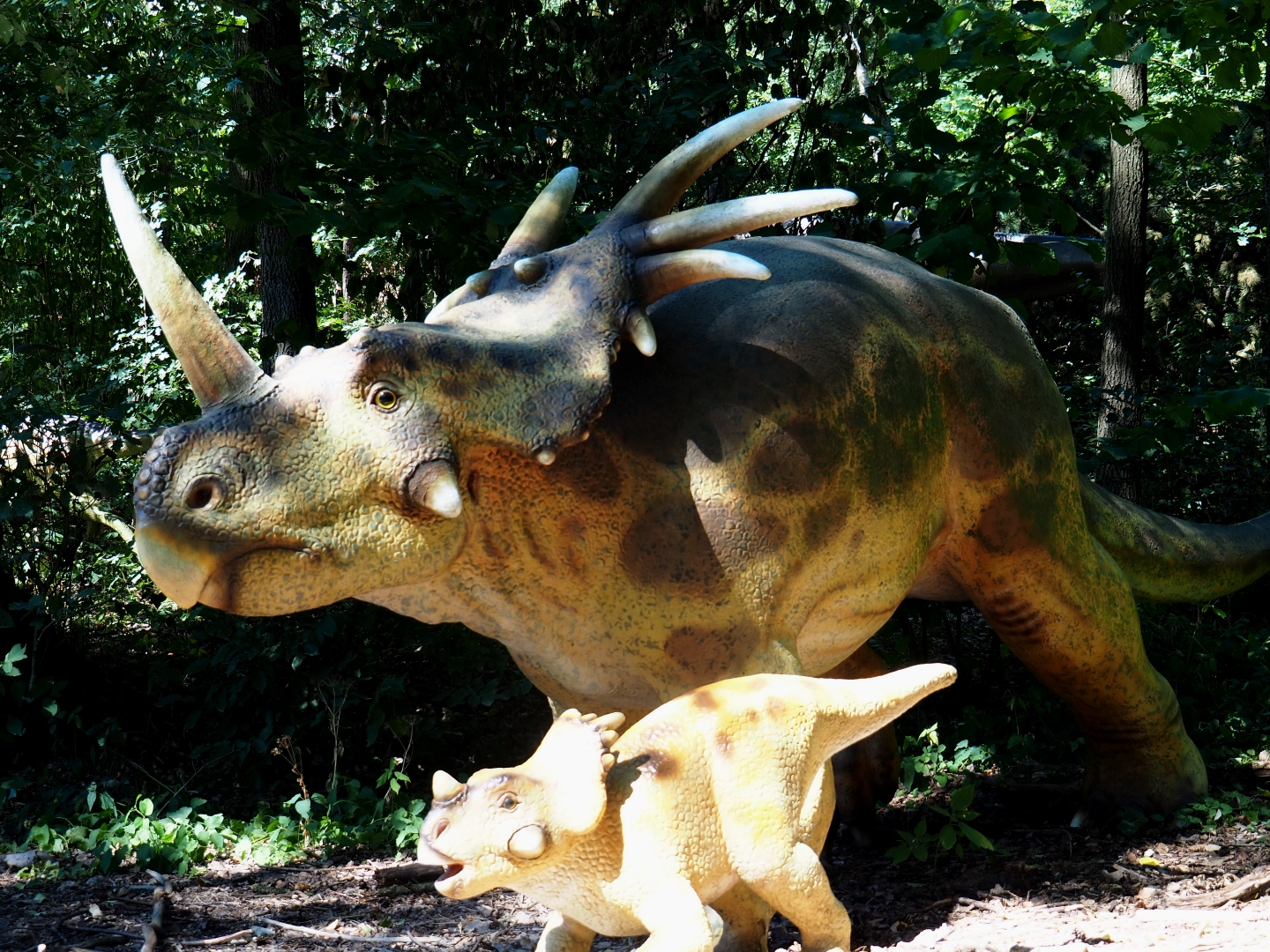 Dinosaur models - Styracosaurus and baby