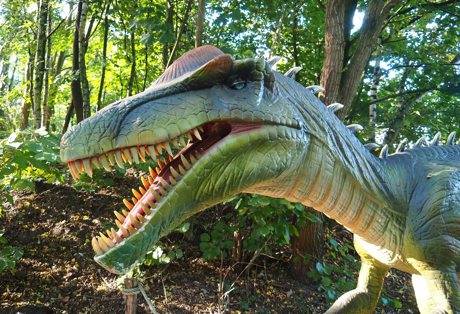 Dinosaur Weeks - Allosaurus sculpture, 2022-10-09