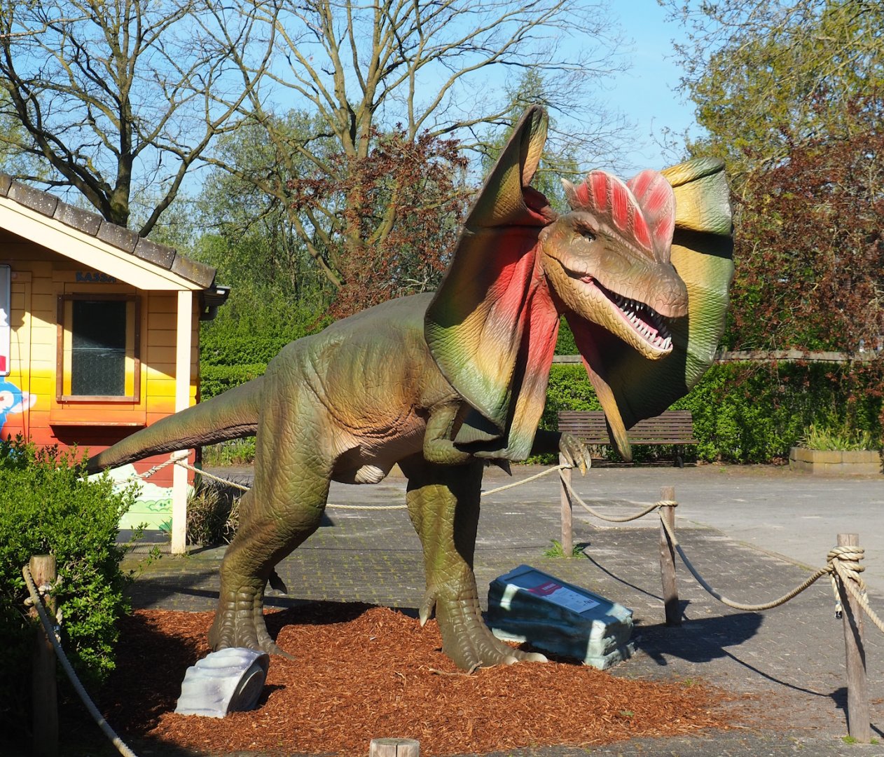 Dinosaur Weeks - Dilophosaurus statue with stupid Jurassic Park neck frill, 2023-04-30