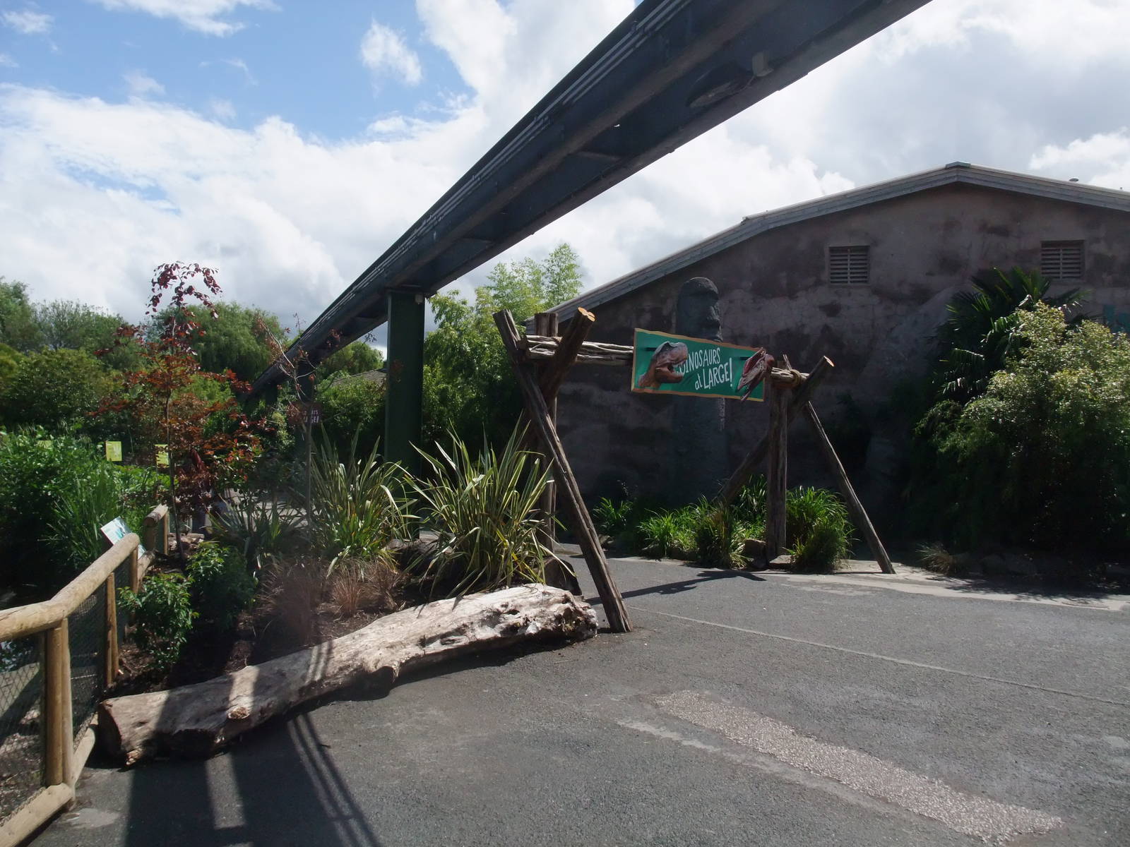 Dinosaurs at Large! - Chester, 16/07/11