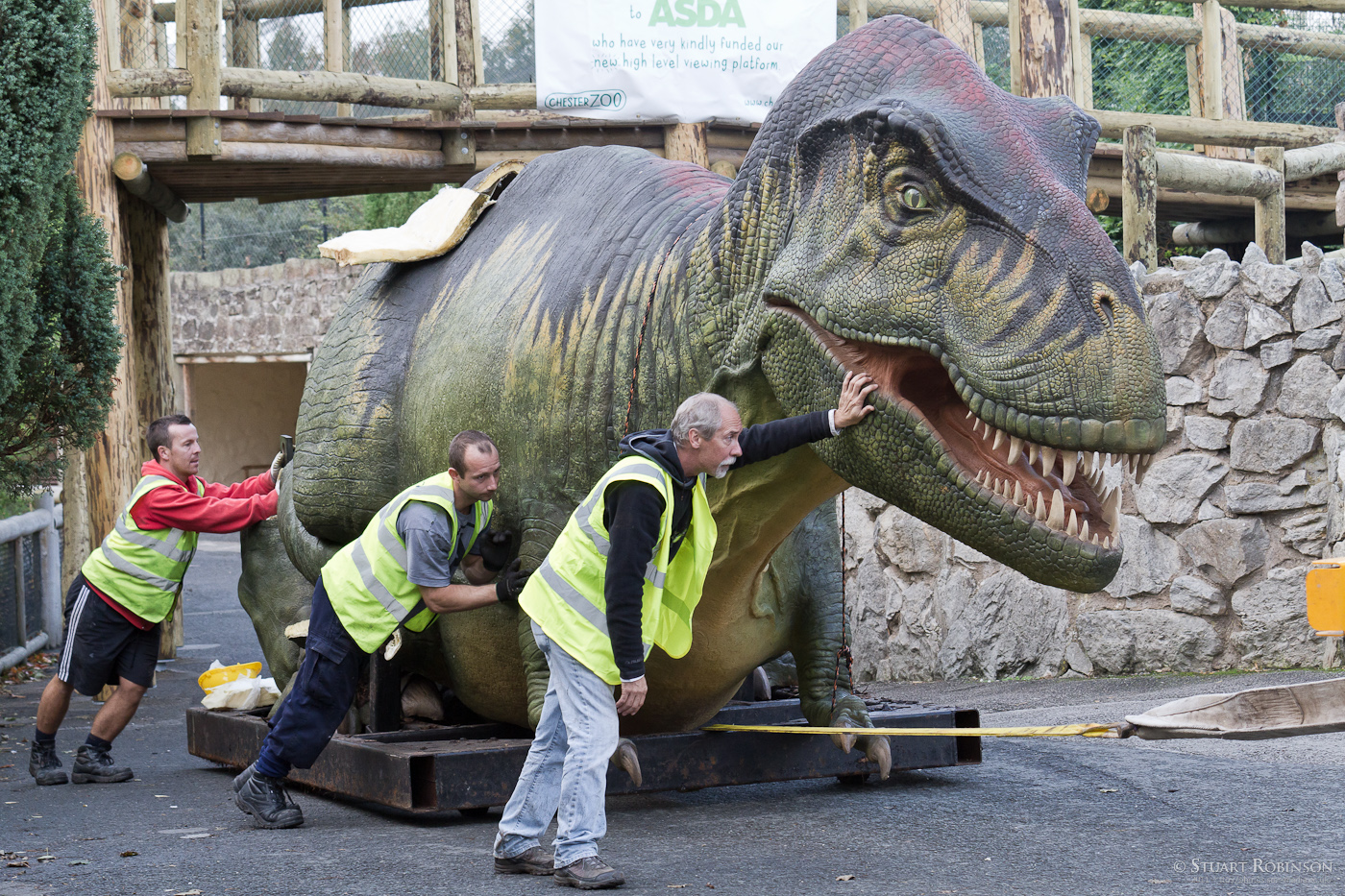 Dinosaurs Leave the Zoo - 12/10/2011