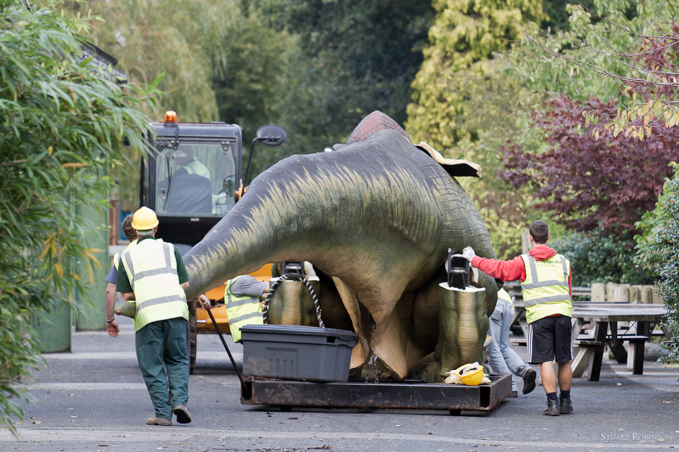 Dinosaurs Leave the Zoo - 12/10/2011