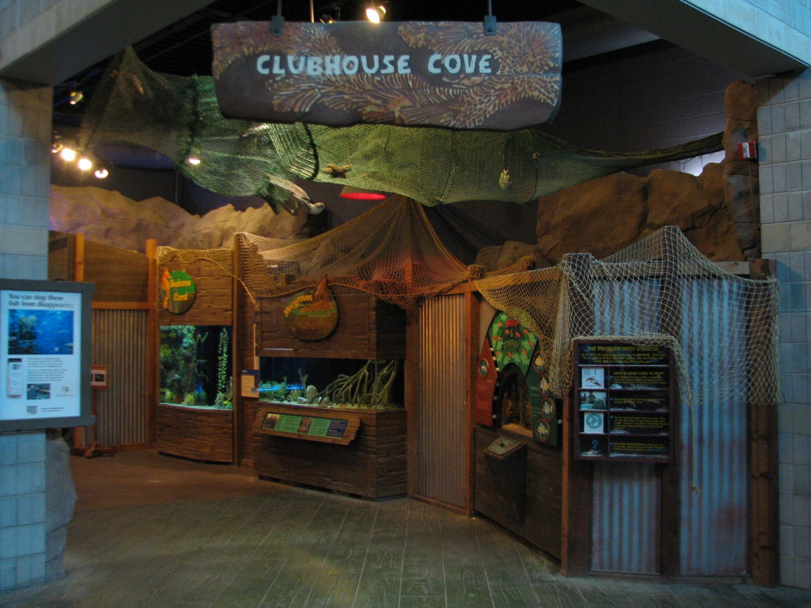 Discovery Bay - Clubhouse Cove - Entry