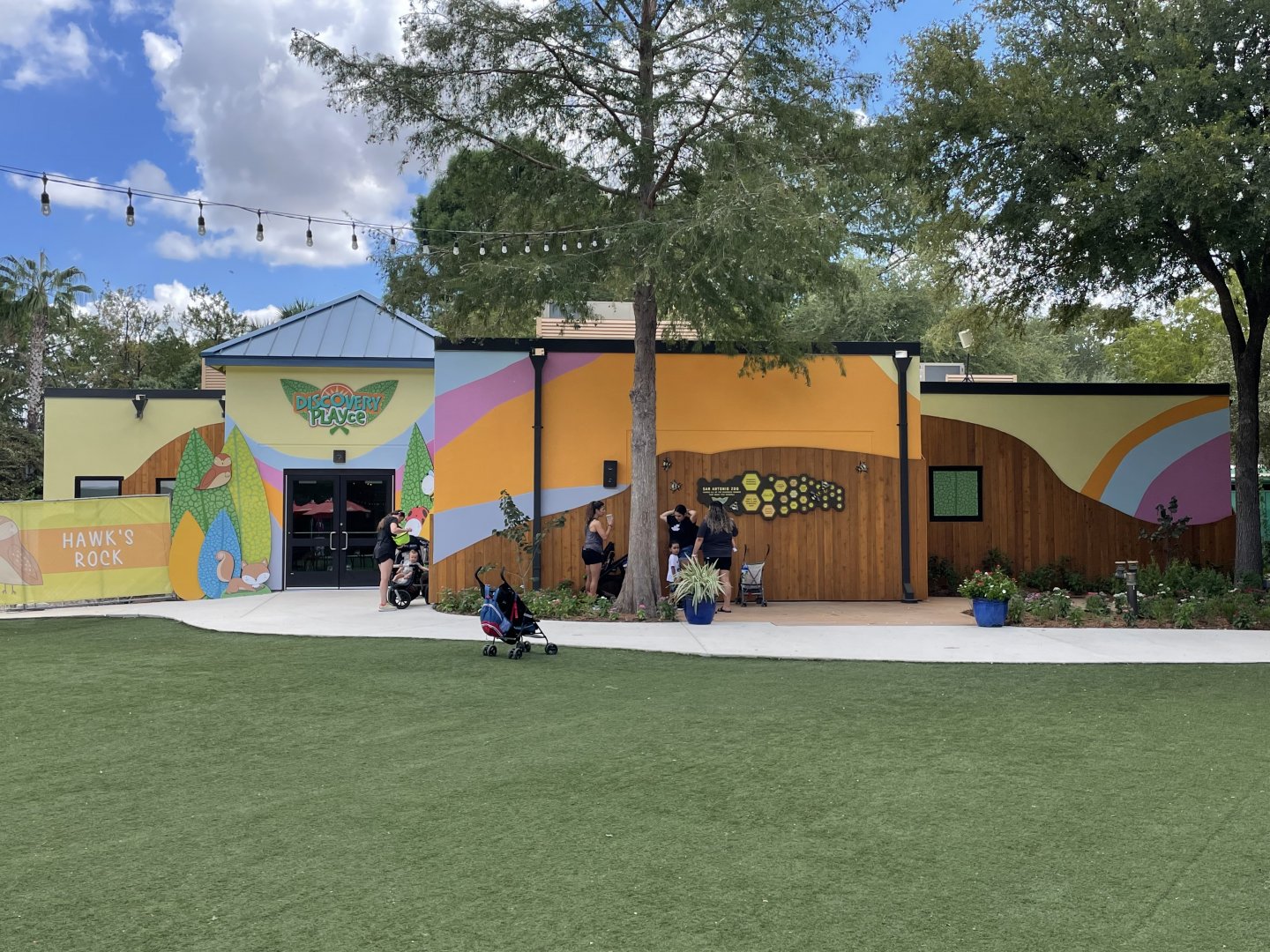 Discovery PLAYce exterior