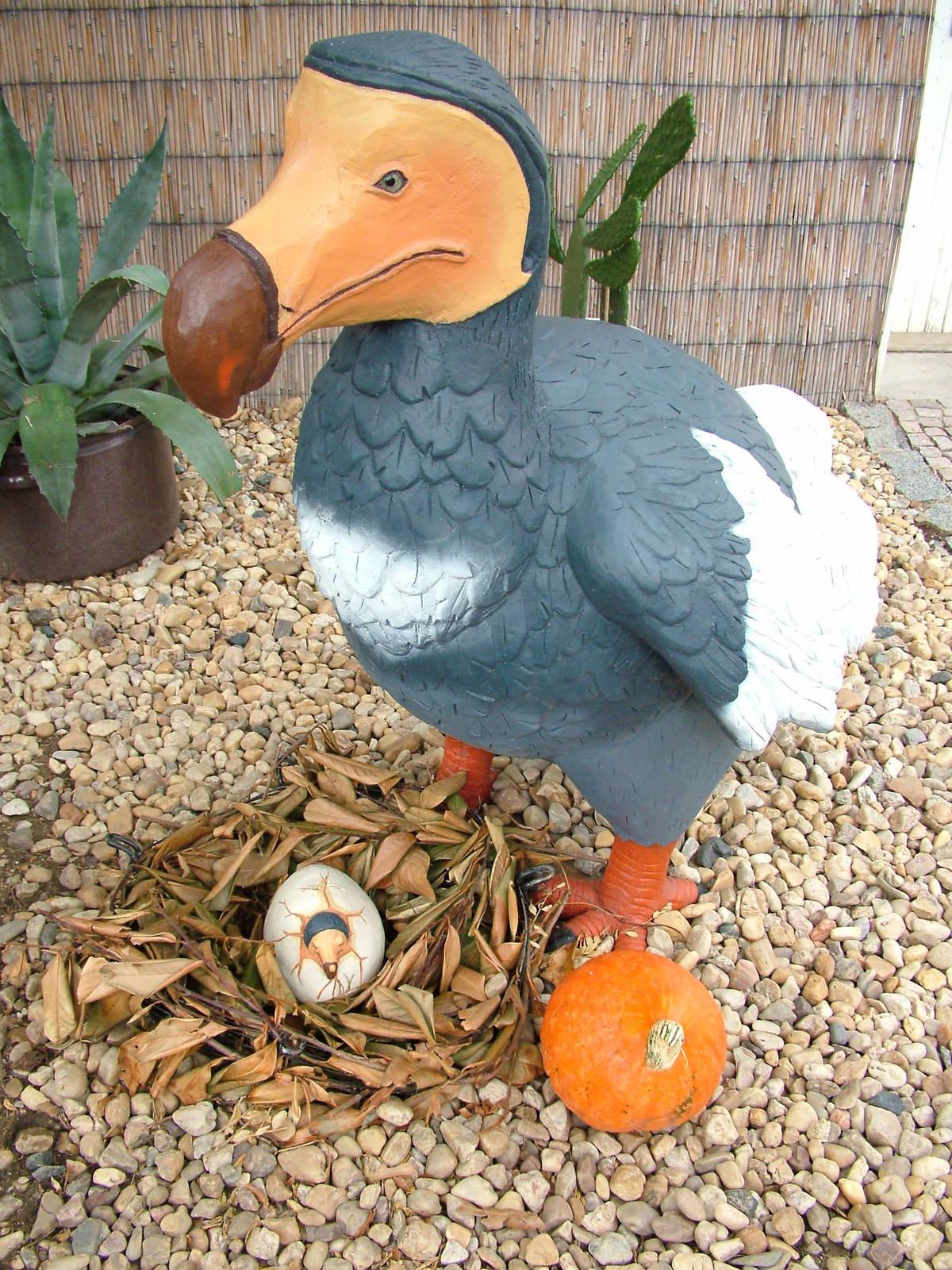 Dodo Sculpture at Chleby, 26/08/12