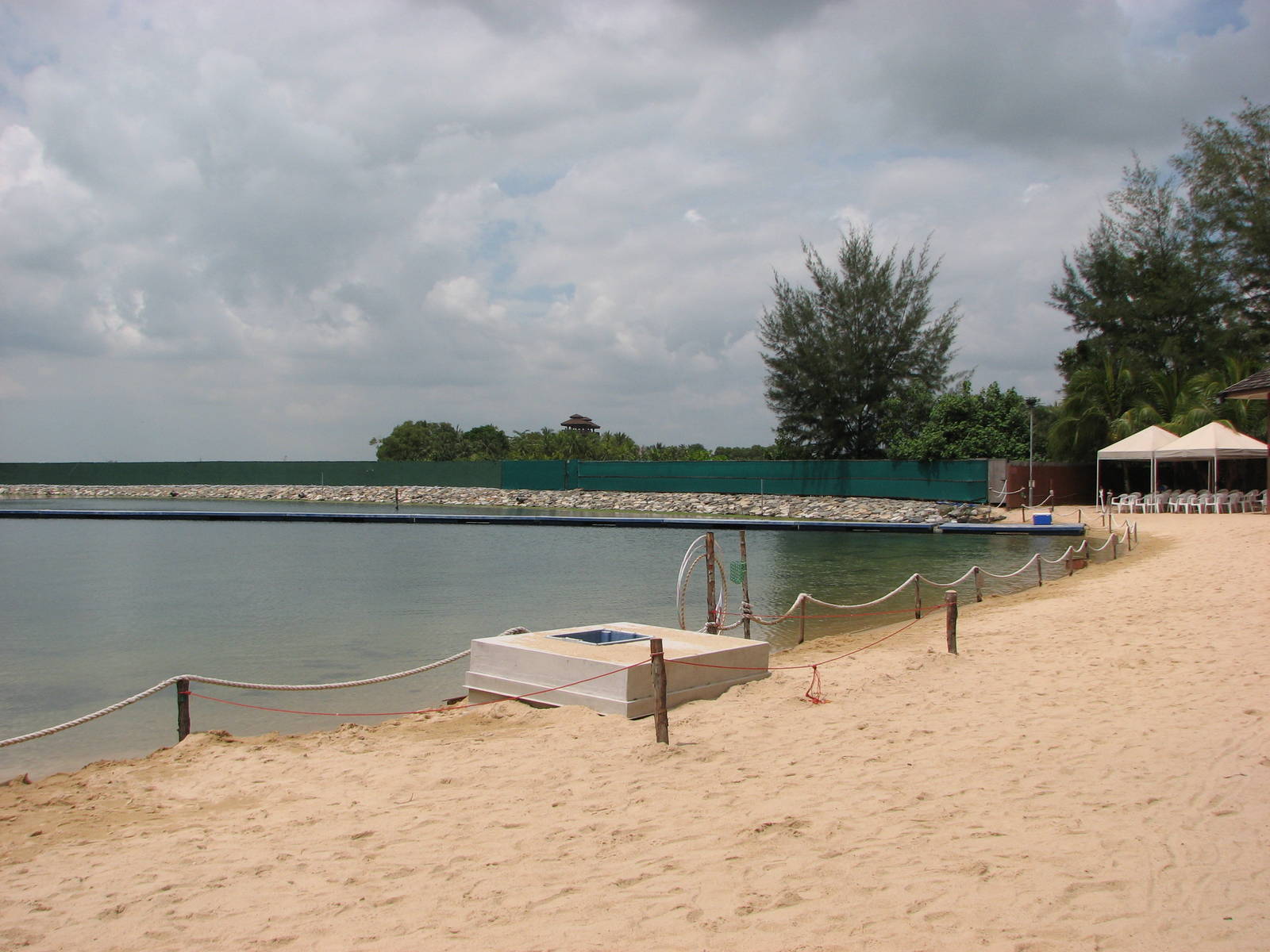 Dolphin Lagoon 2008 - Looking to the left from the viewing deck