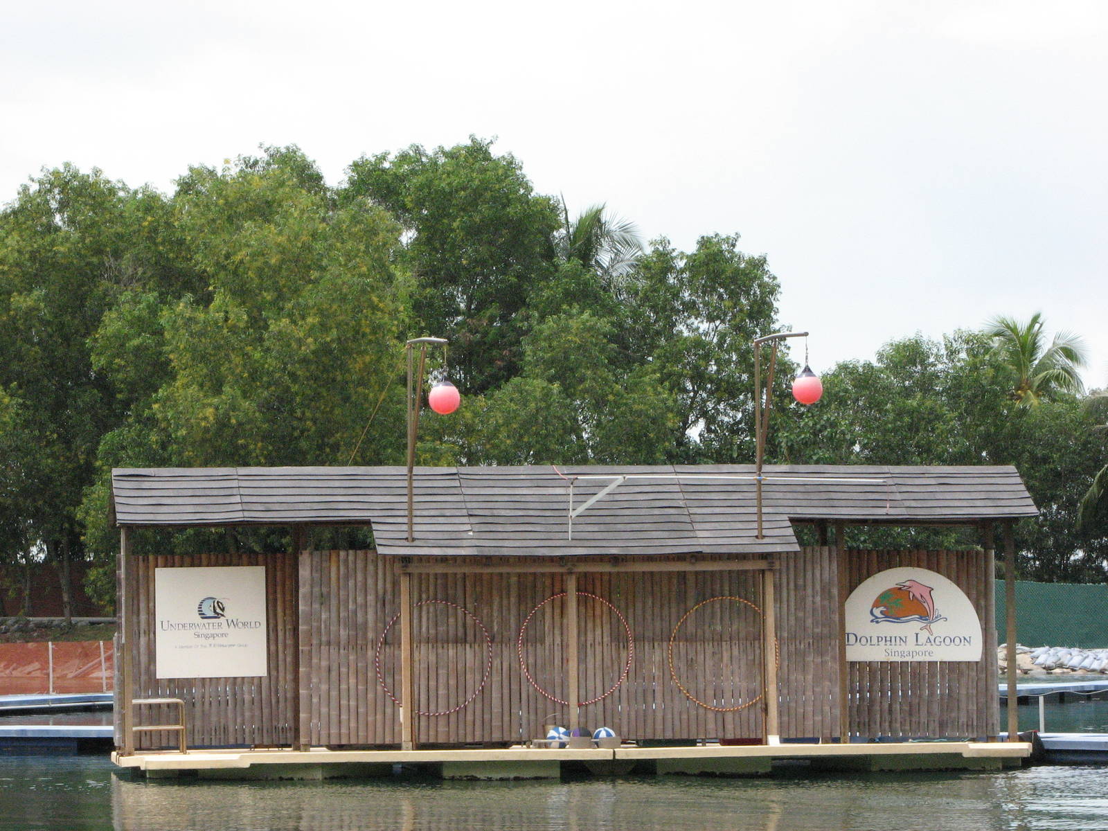 Dolphin Lagoon 2008 - Show stage